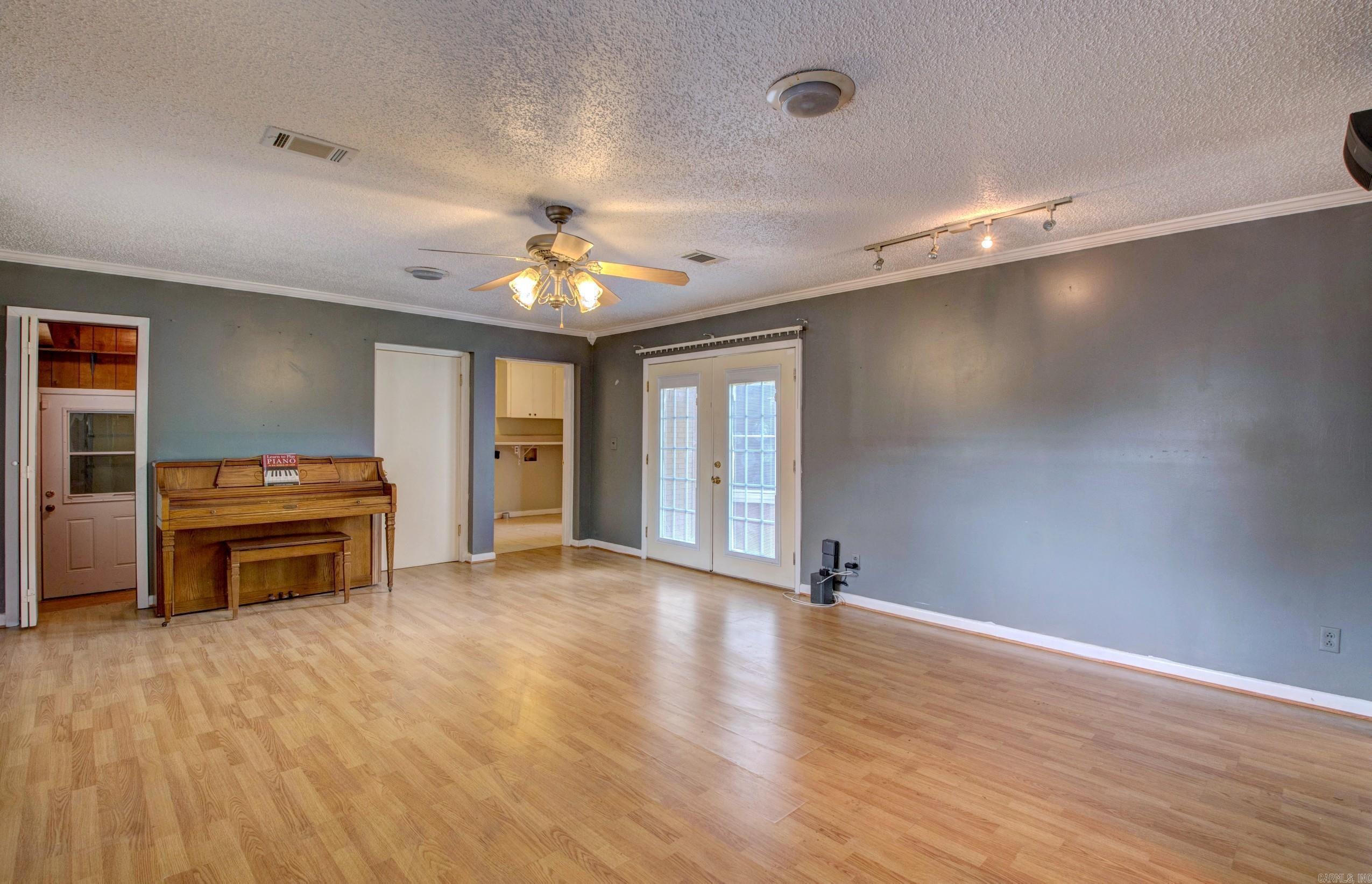 804 Burgandy Court