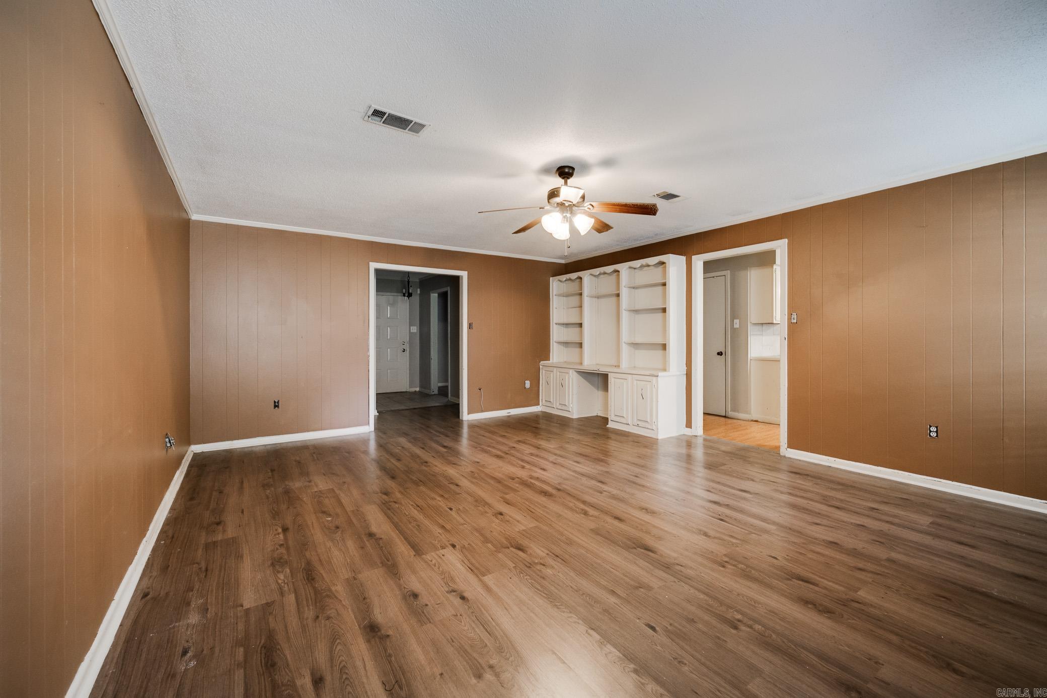 6312 Rolling Hills Dr