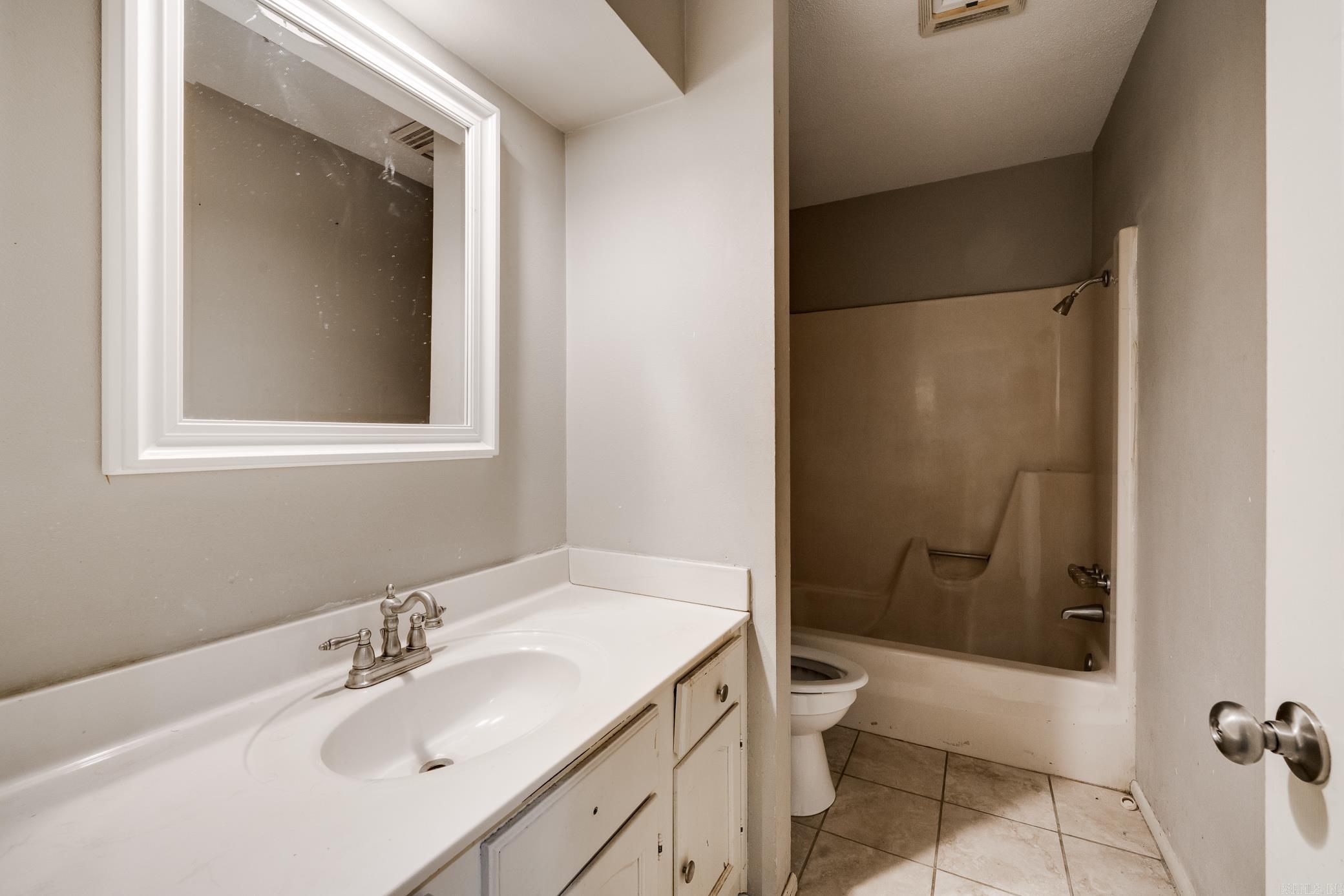 6312 Rolling Hills Dr