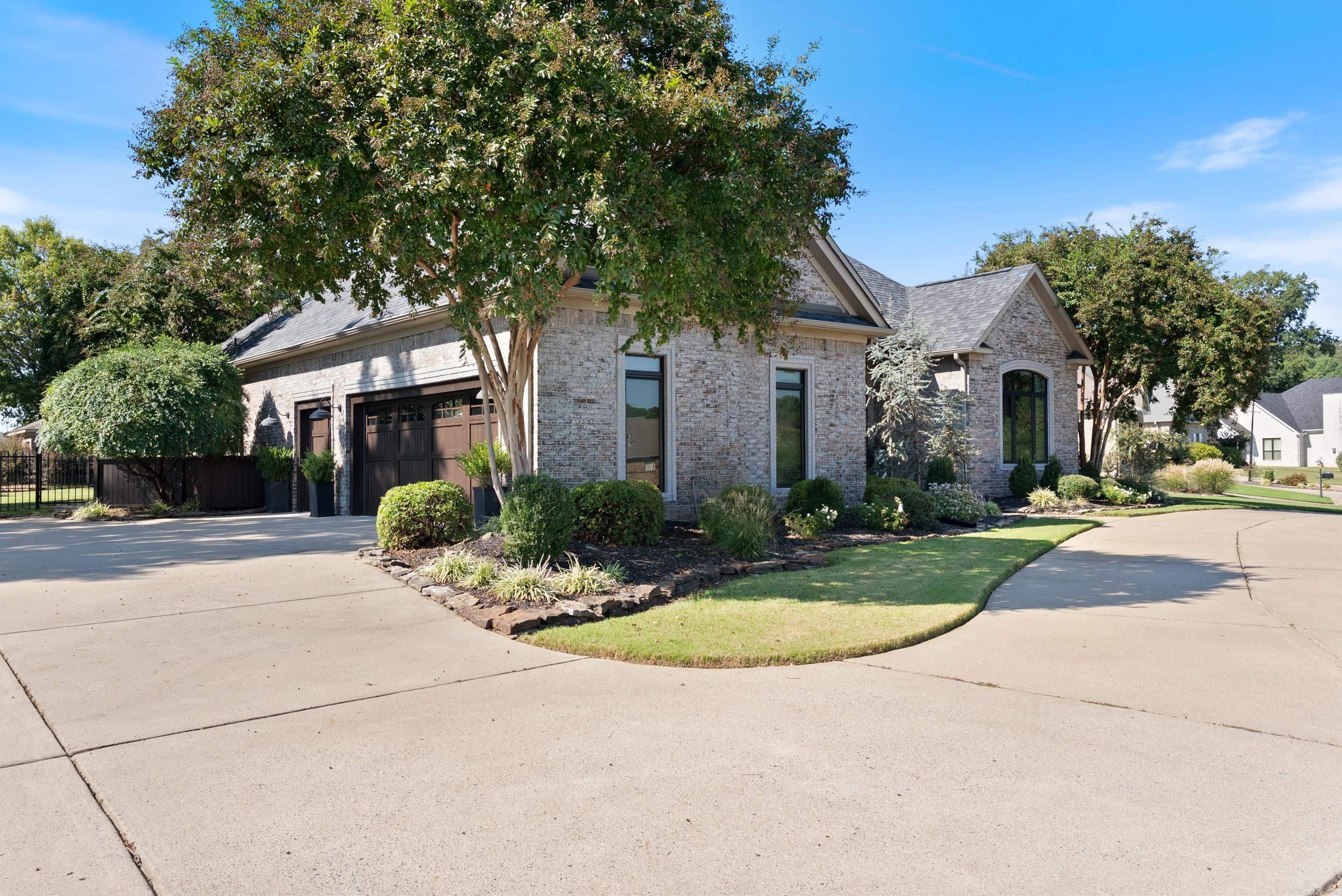 5050 Bay Hill Drive
