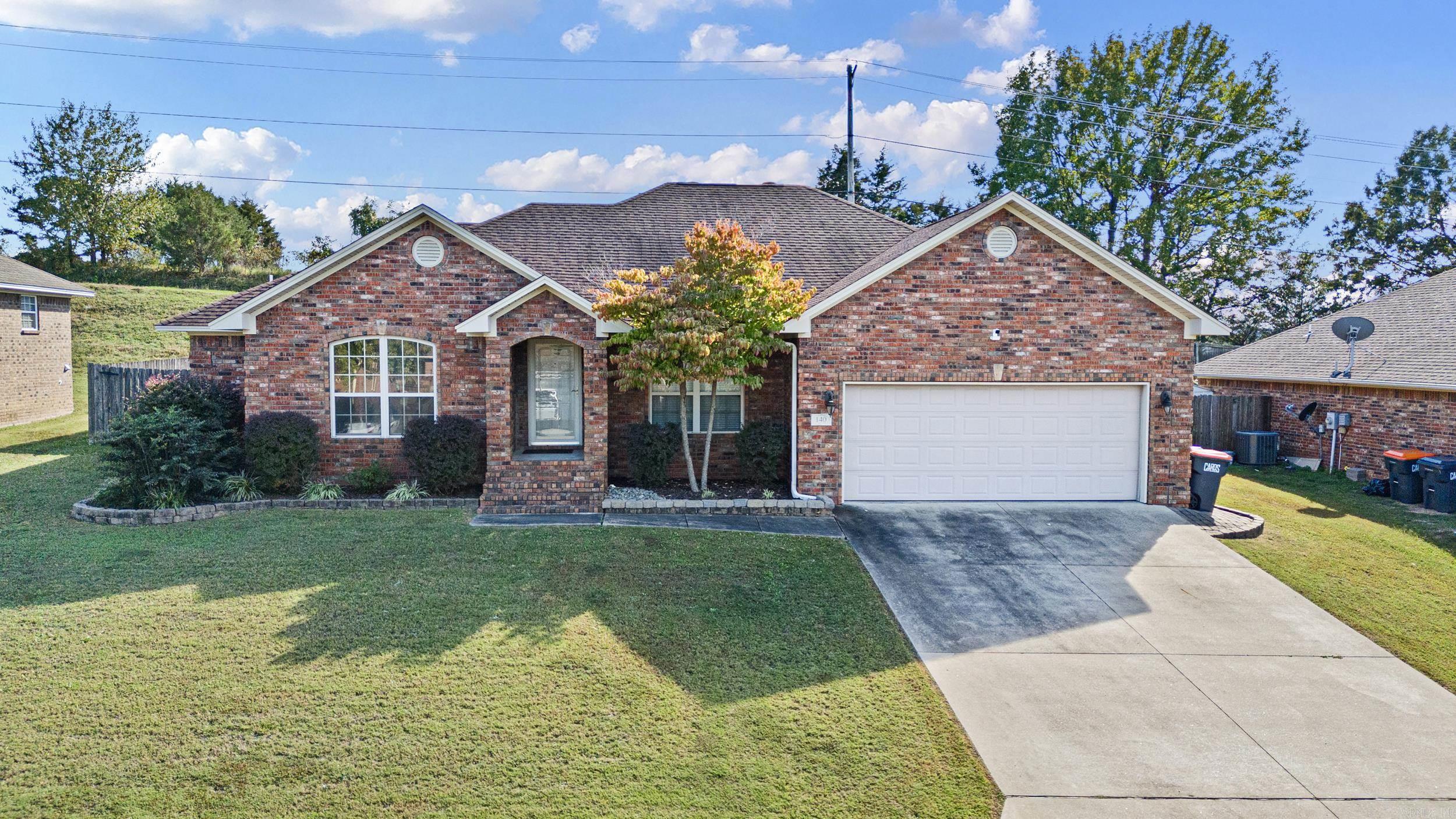 140 Hawthorne Lane