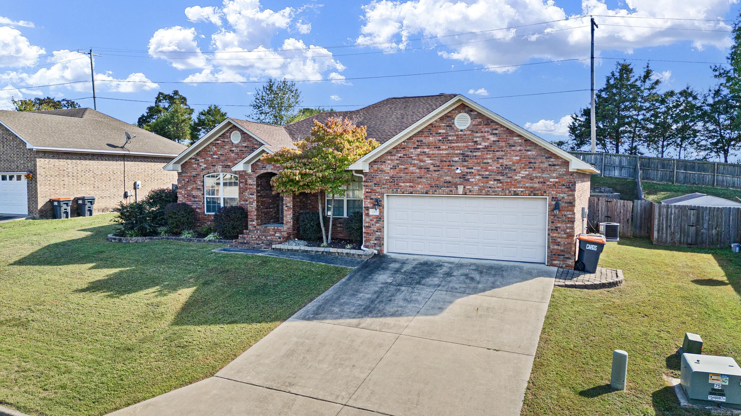 140 Hawthorne Lane