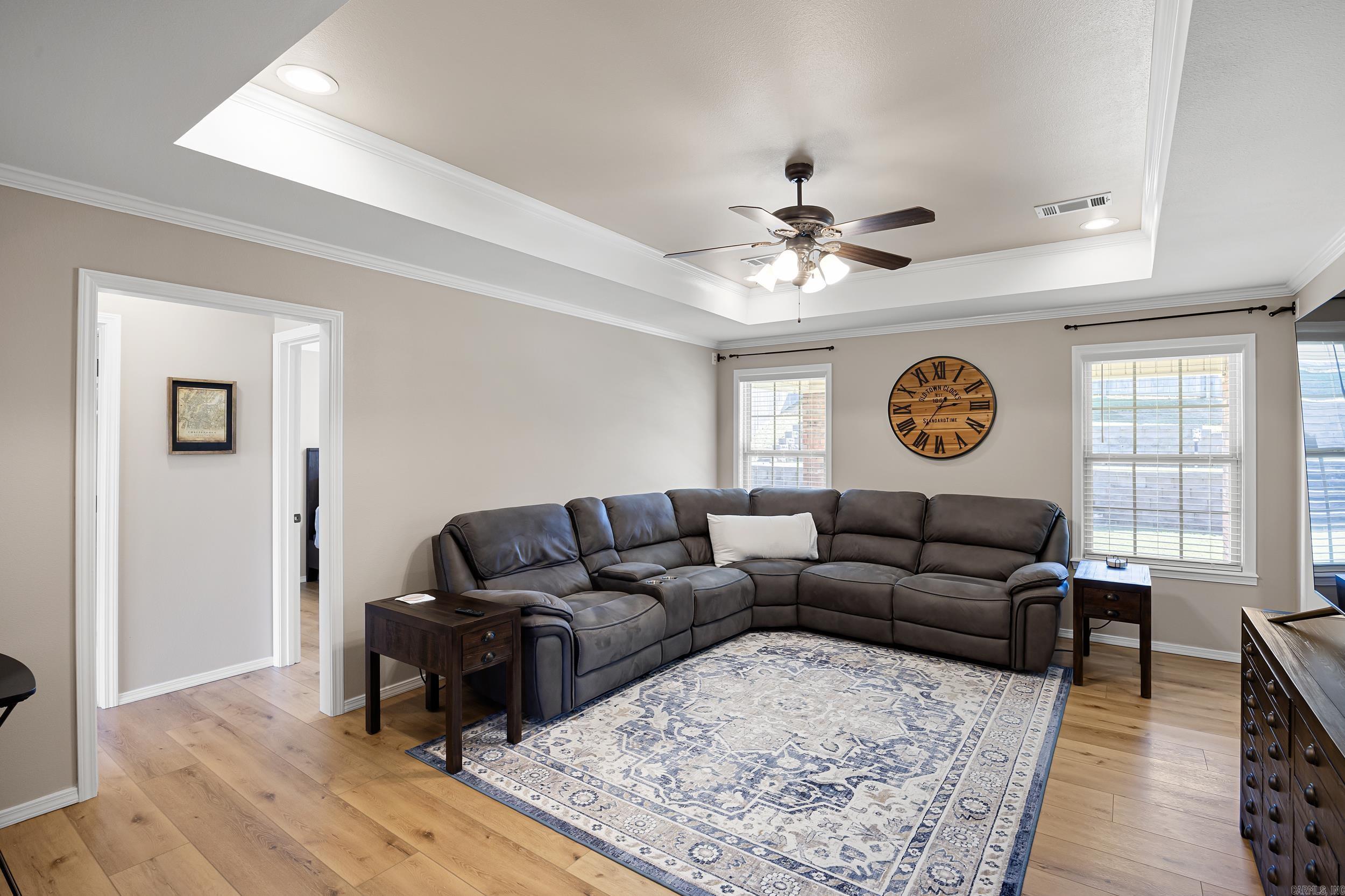 140 Hawthorne Lane