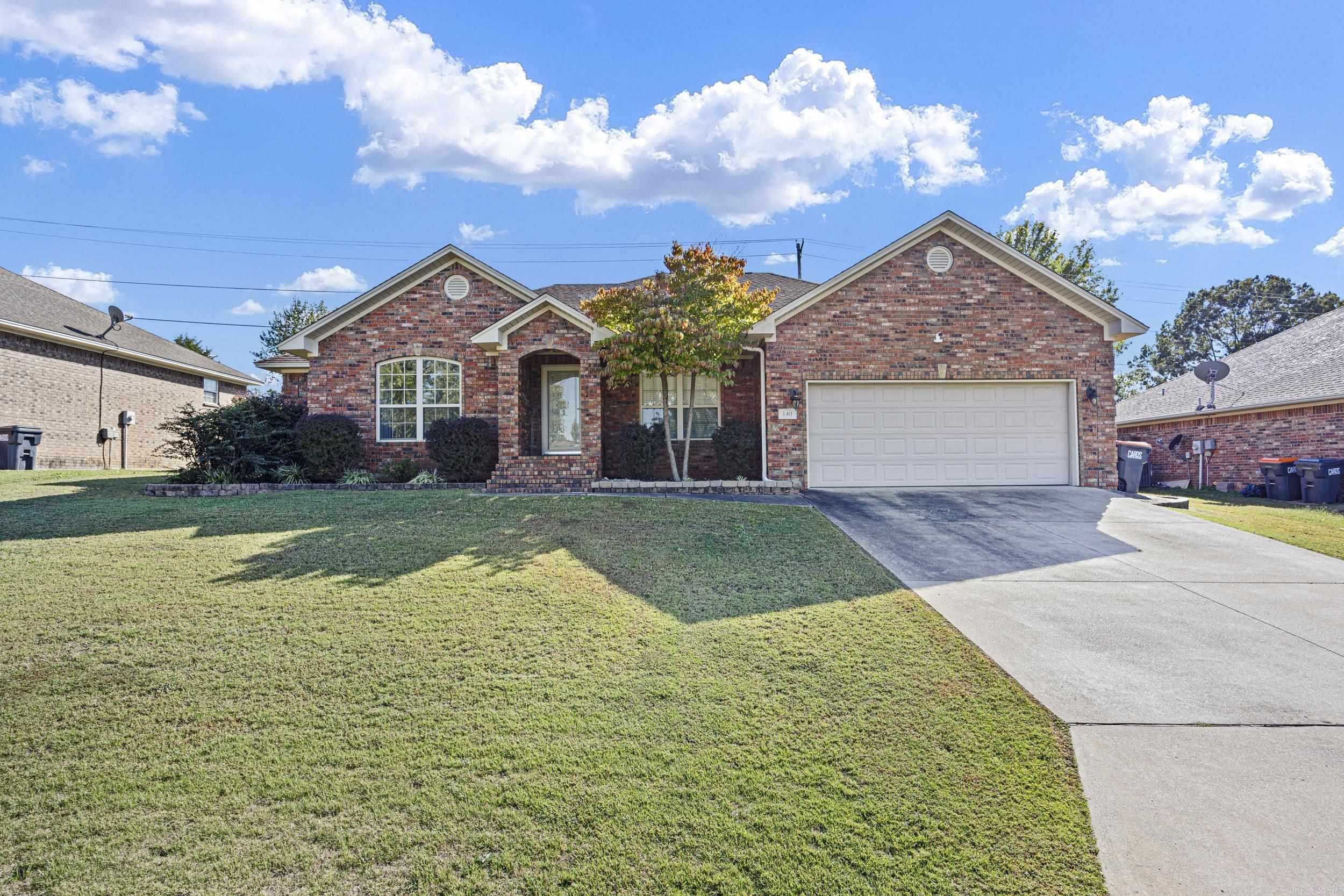 140 Hawthorne Lane