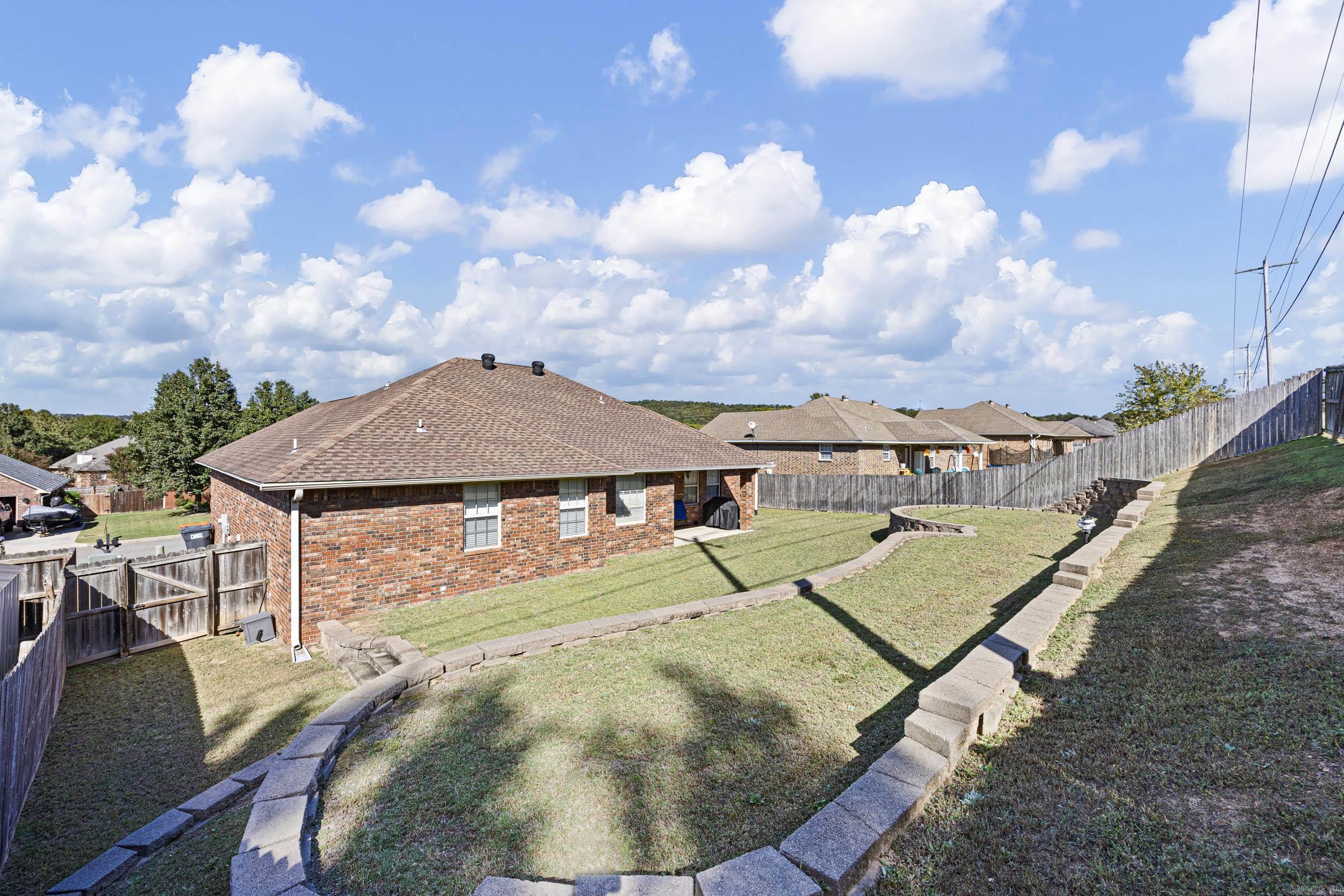 140 Hawthorne Lane