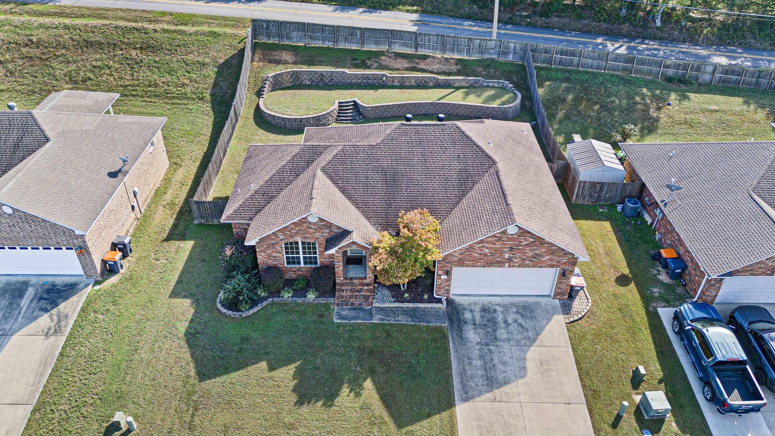 140 Hawthorne Lane