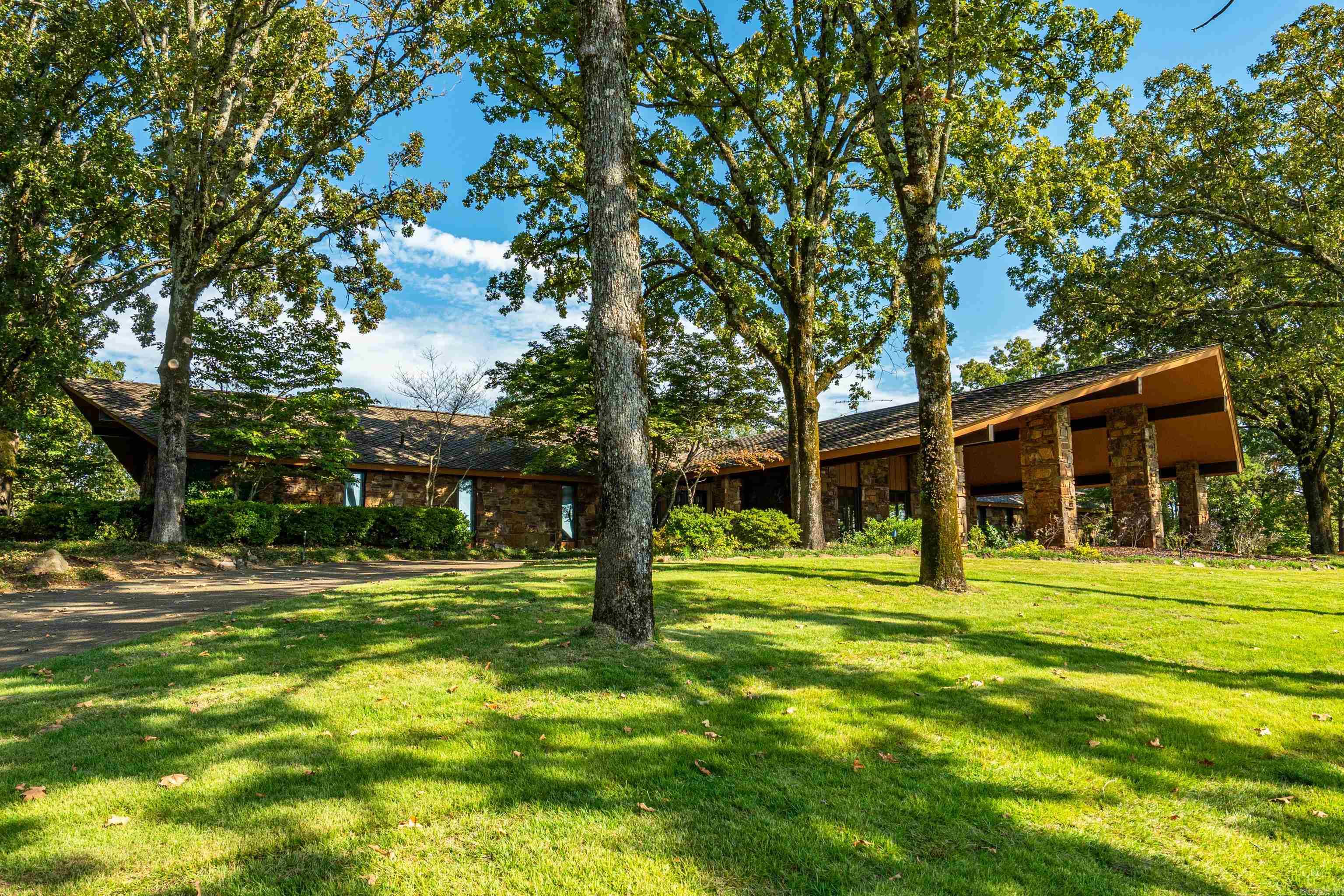 311 Whispering Hills Street