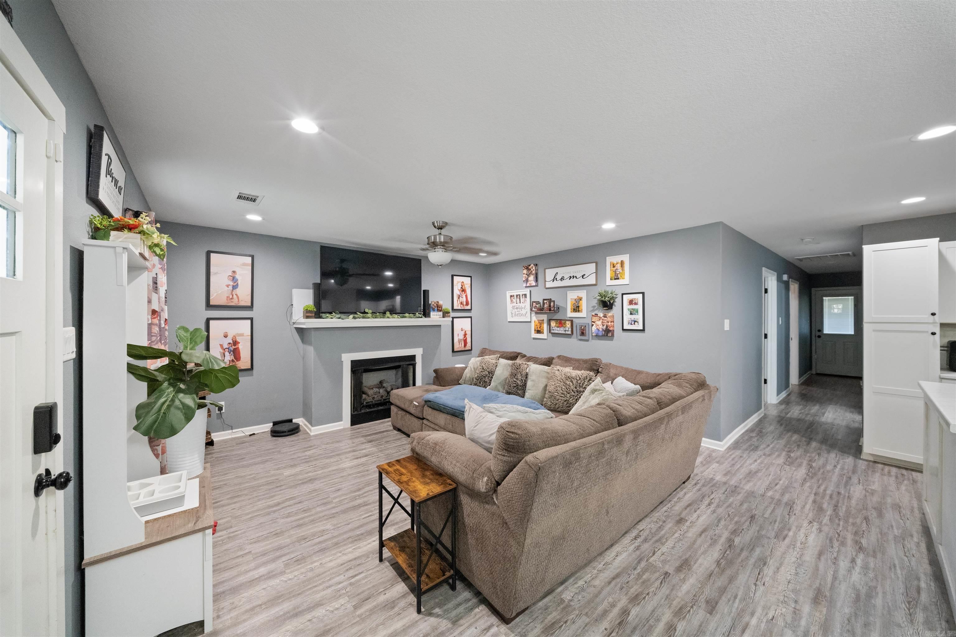 303 DOBBS Street