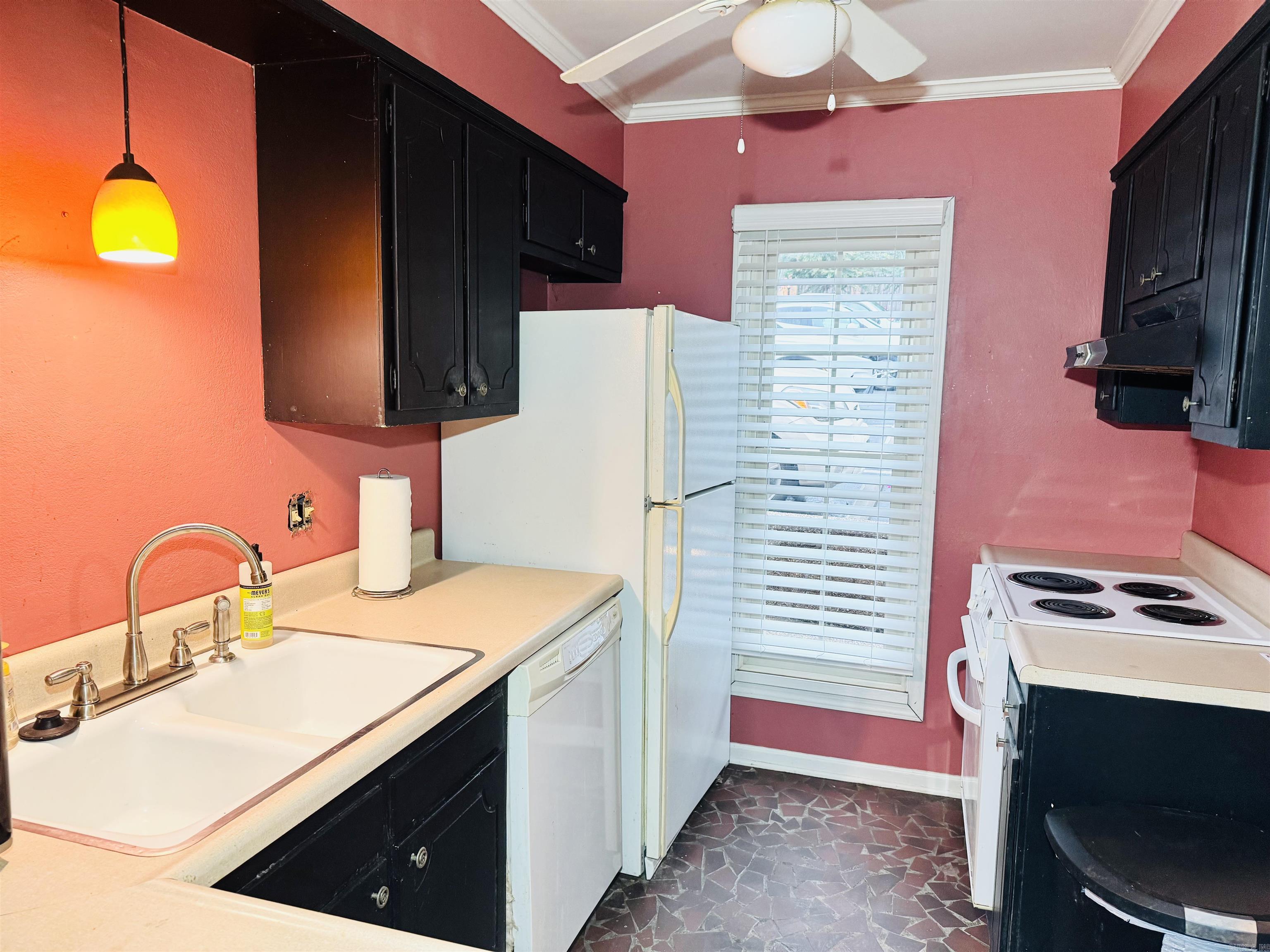 1824 N Hughes Street Unit: 11