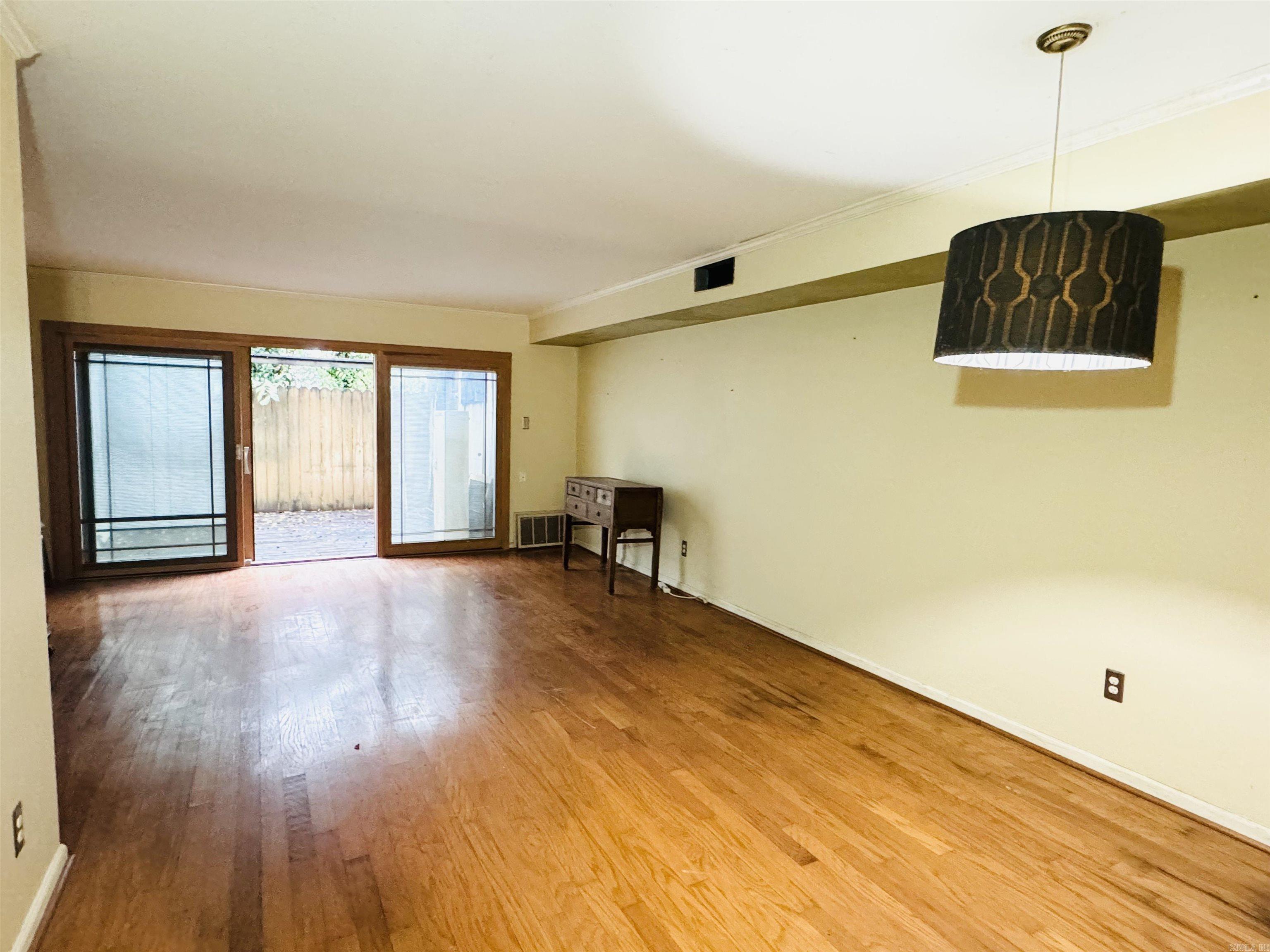 1824 N Hughes Street Unit: 11