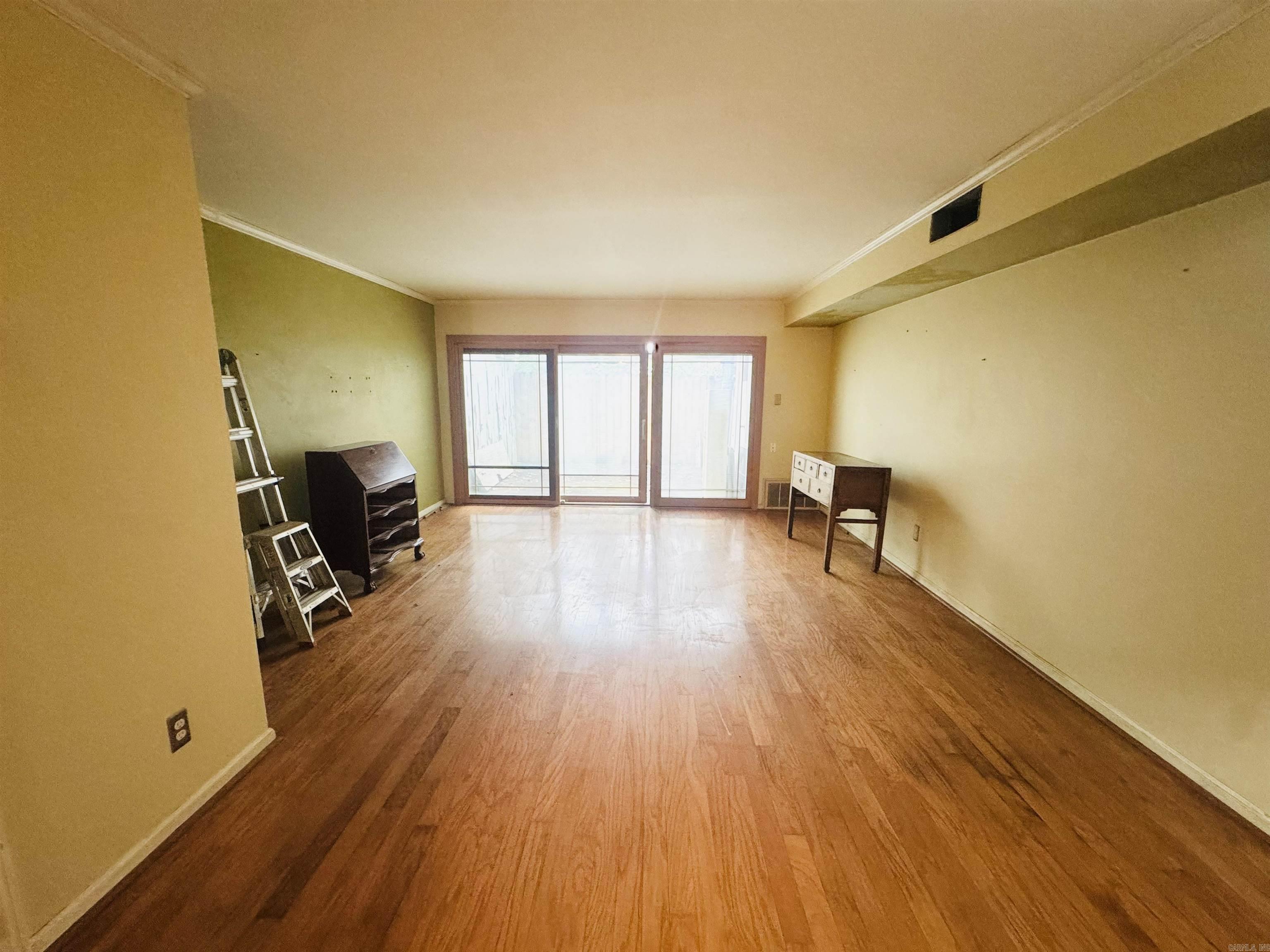 1824 N Hughes Street Unit: 11