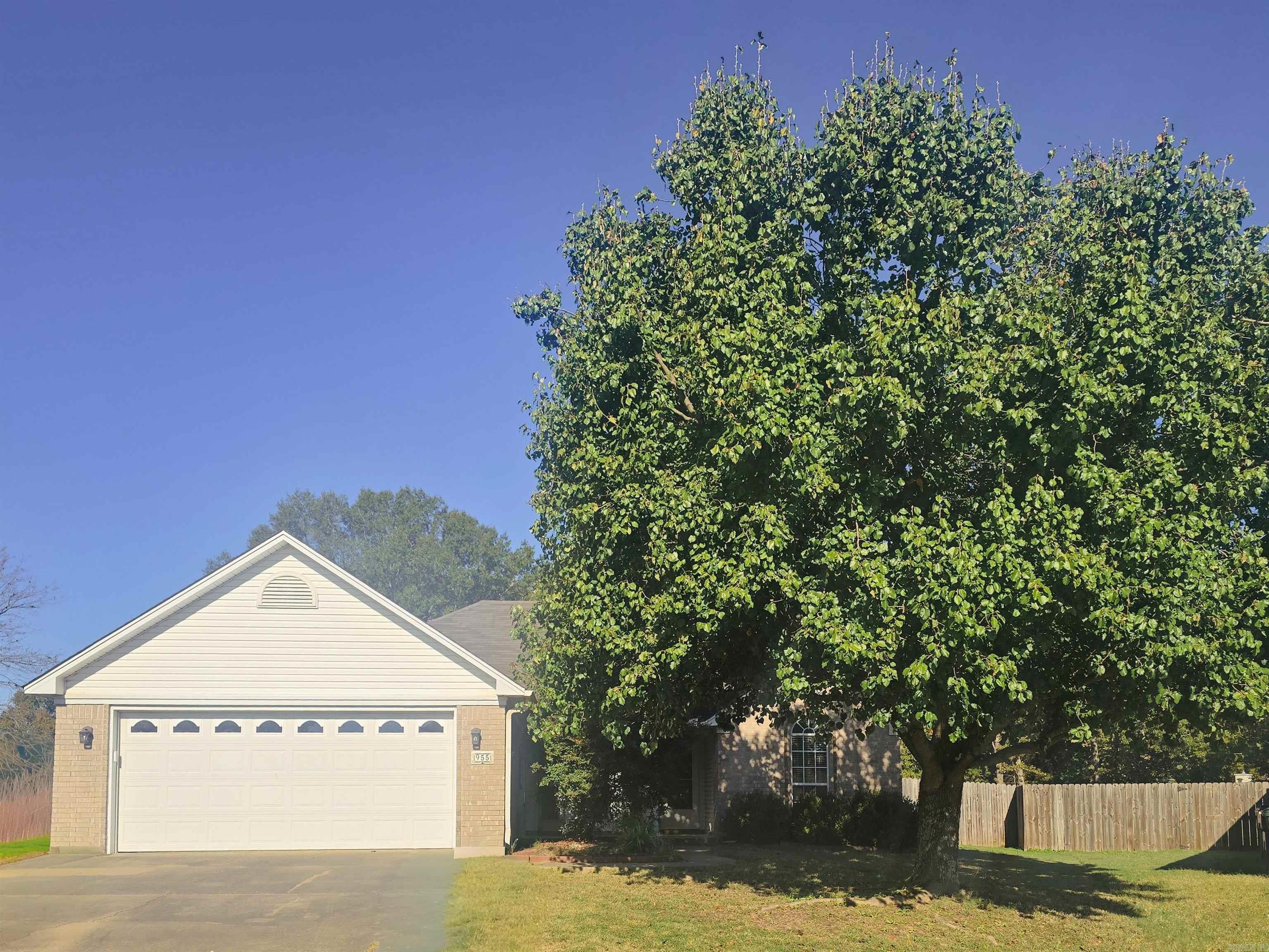 955 Woodard Drive