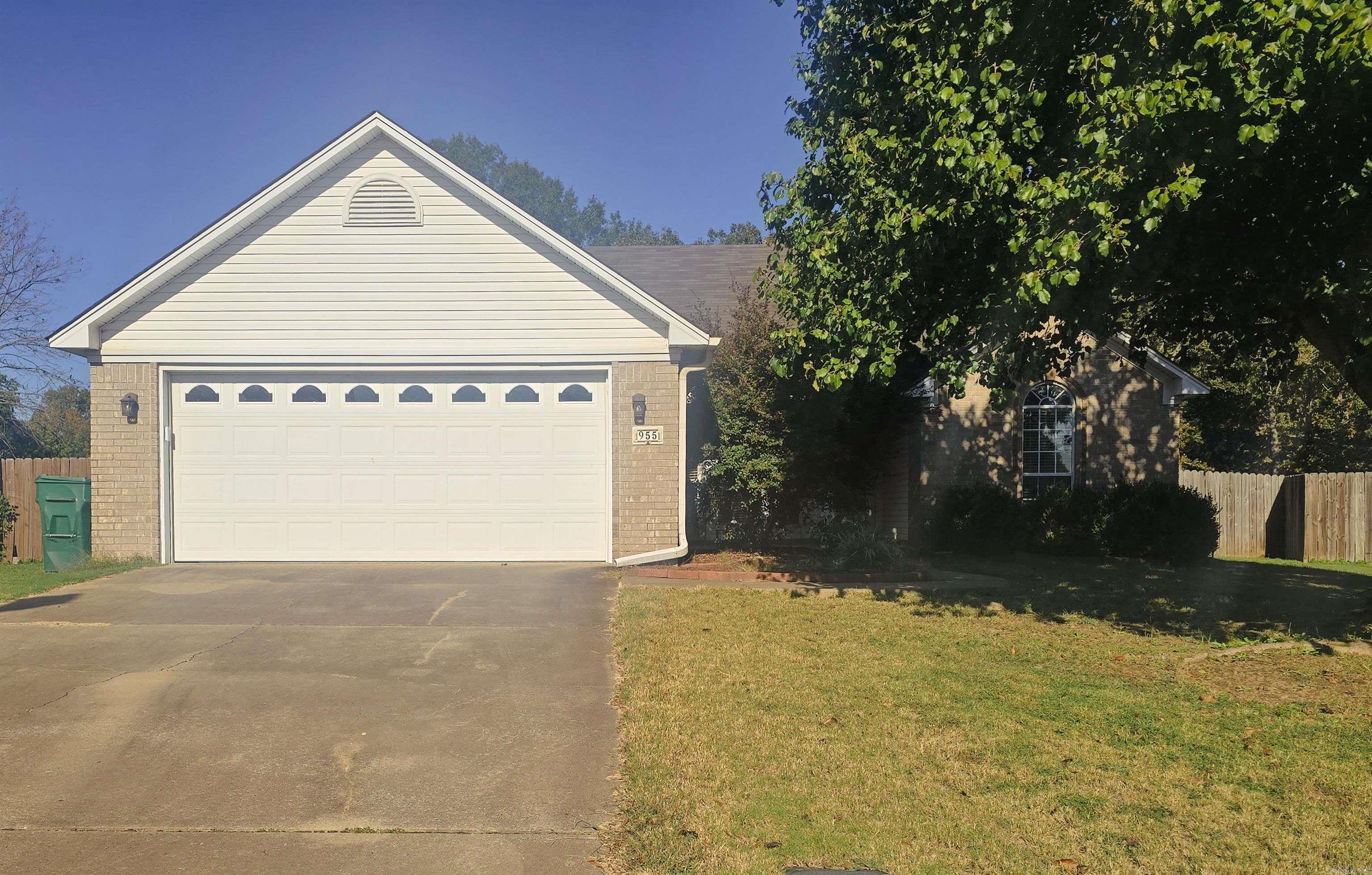 955 Woodard Drive
