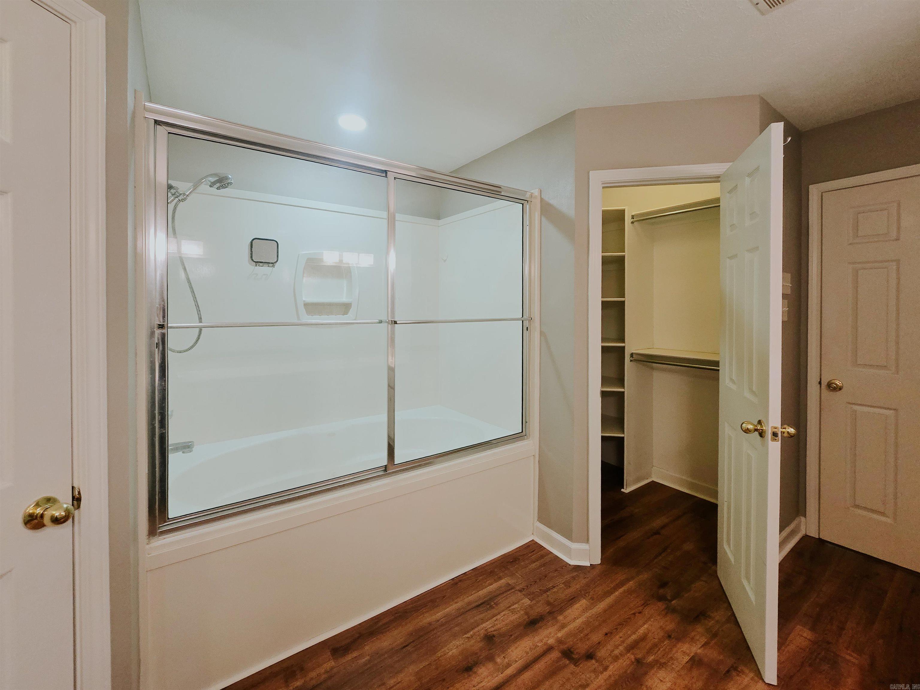 955 Woodard Drive