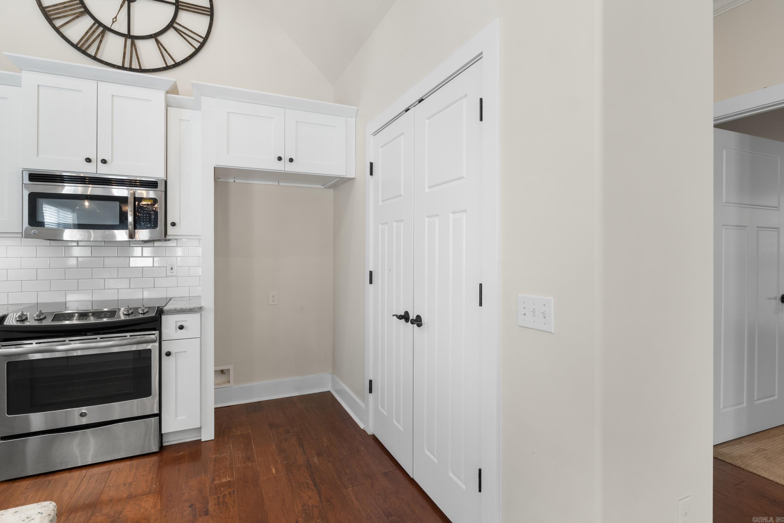 2700 Stonebrook Cove