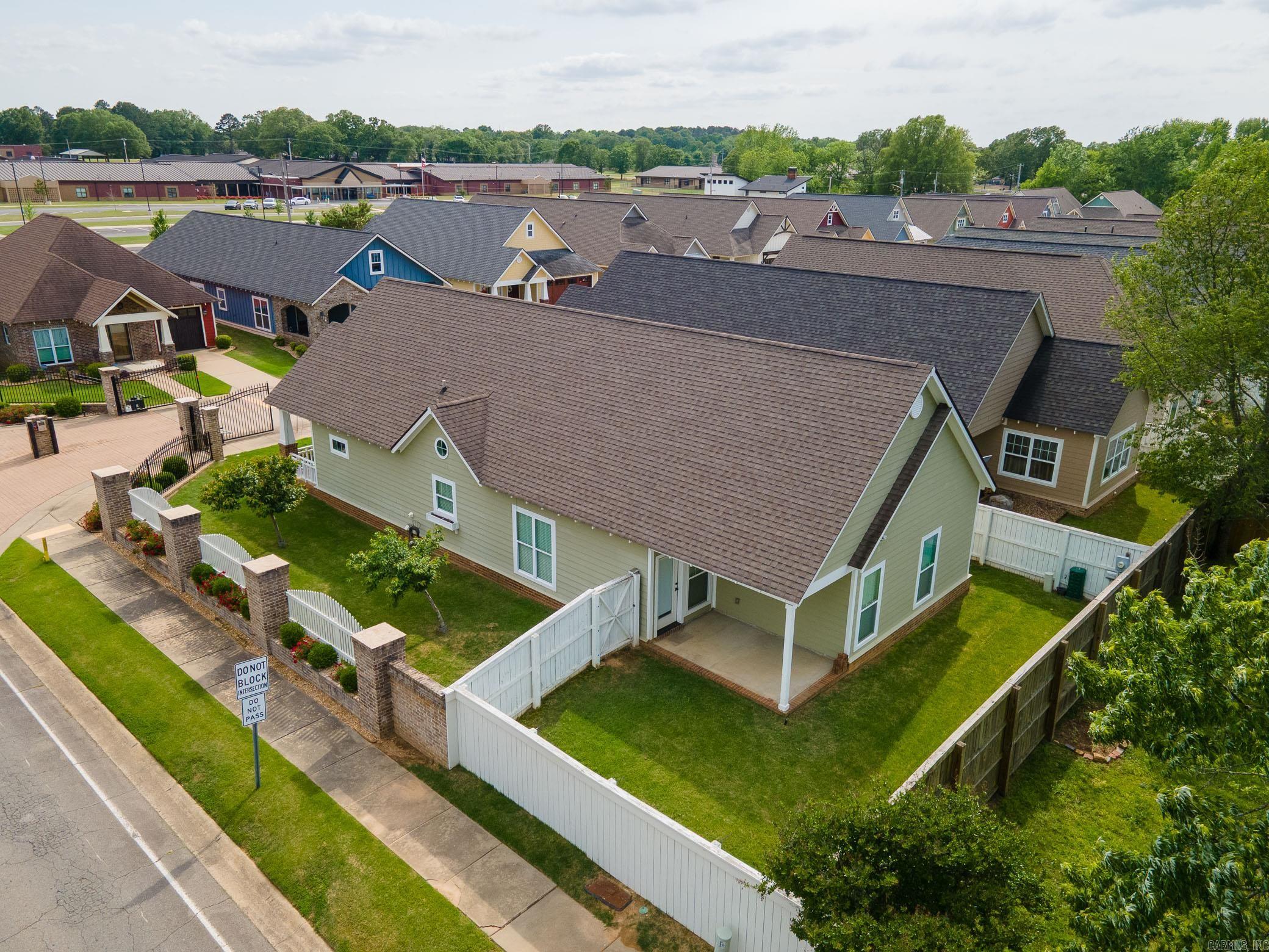 2700 Stonebrook Cove