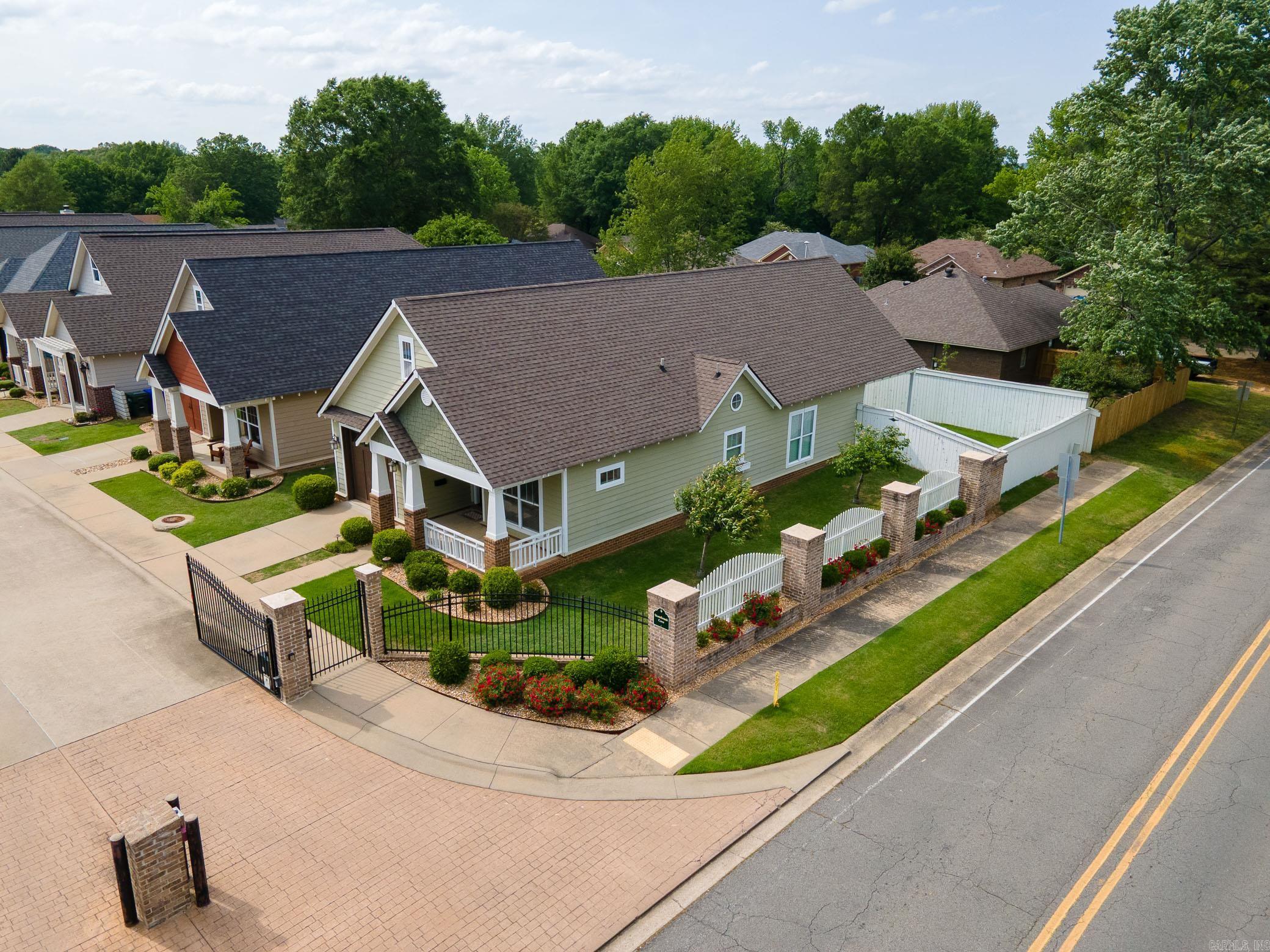 2700 Stonebrook Cove