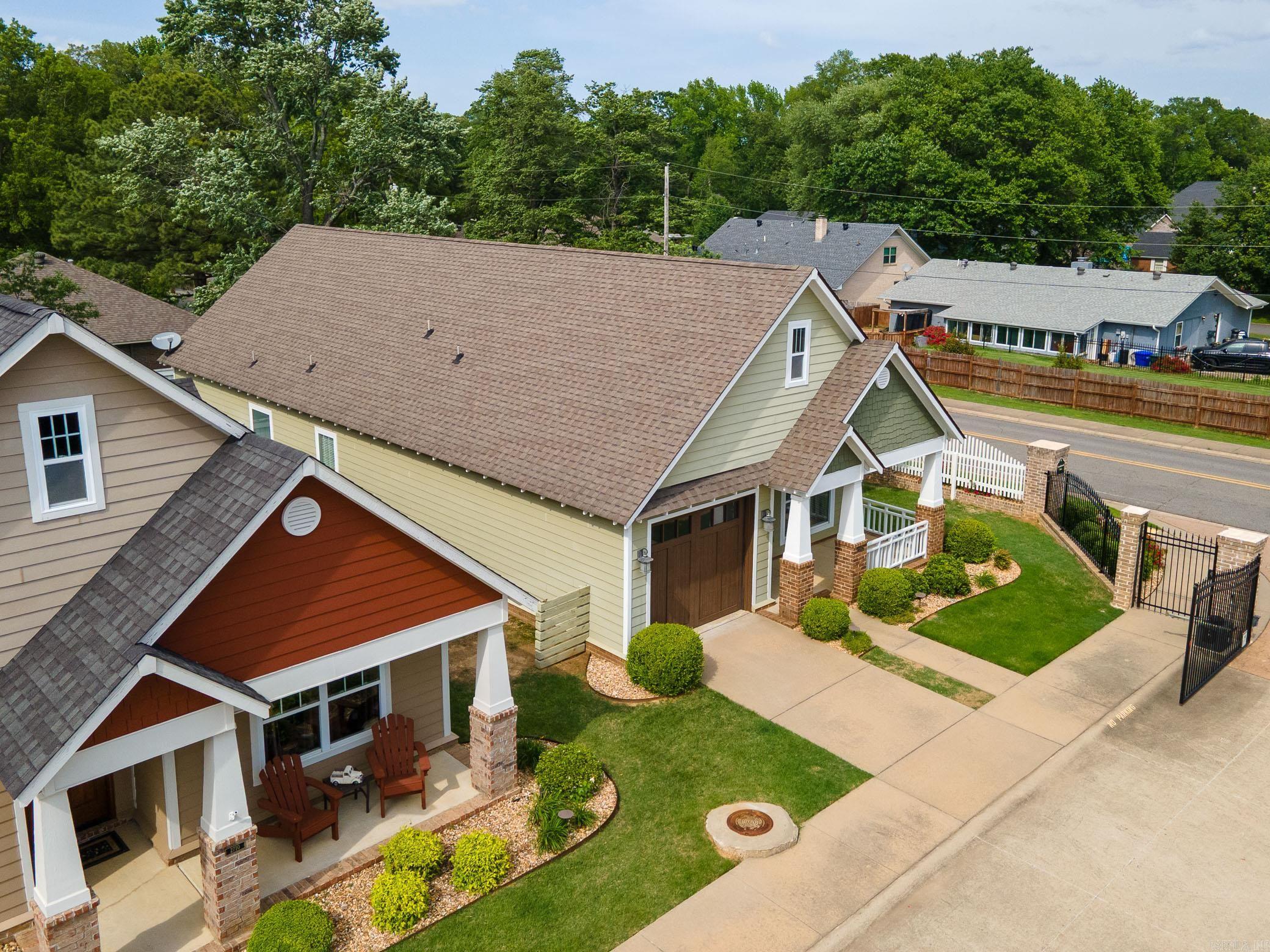 2700 Stonebrook Cove