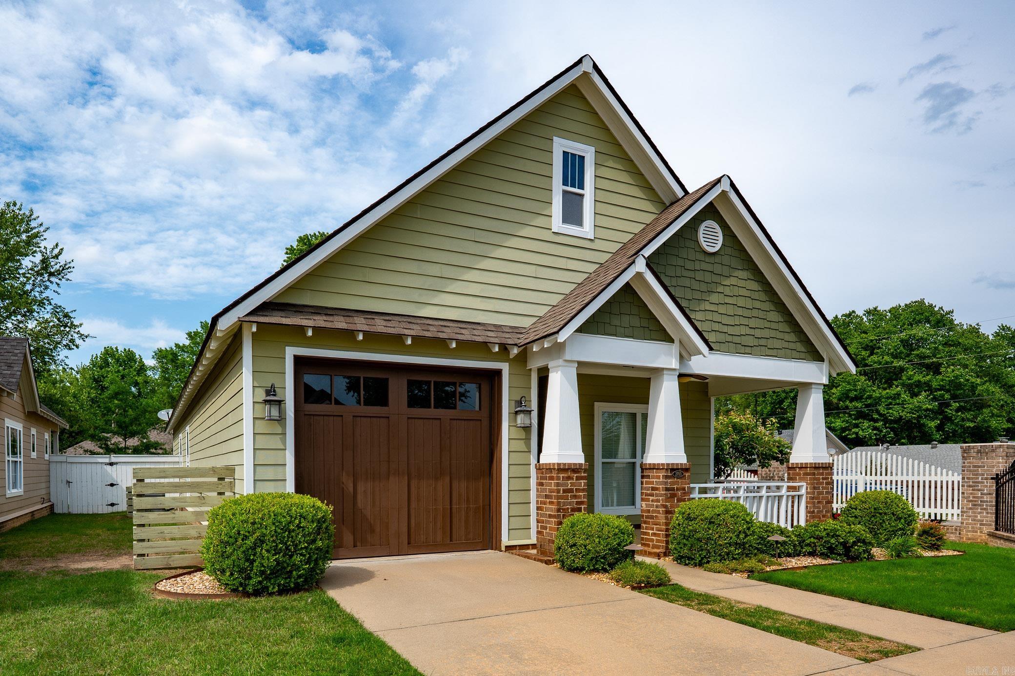 2700 Stonebrook Cove