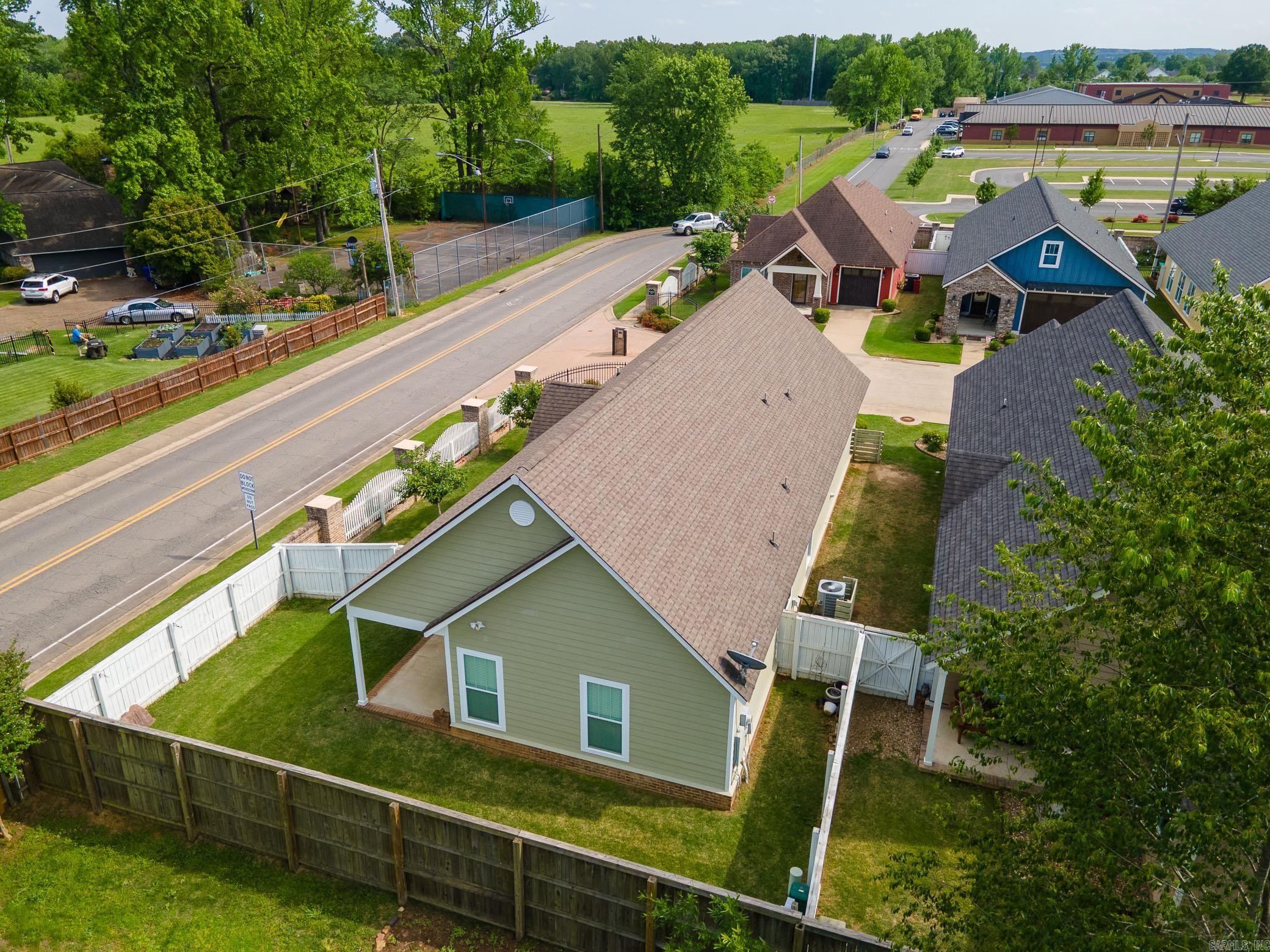 2700 Stonebrook Cove
