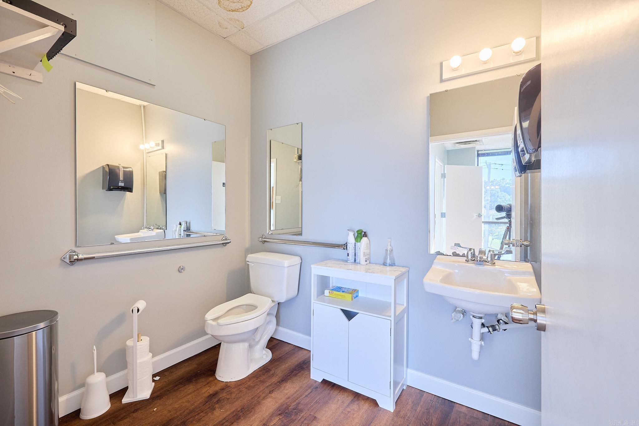 10901 Financial Center Parkway