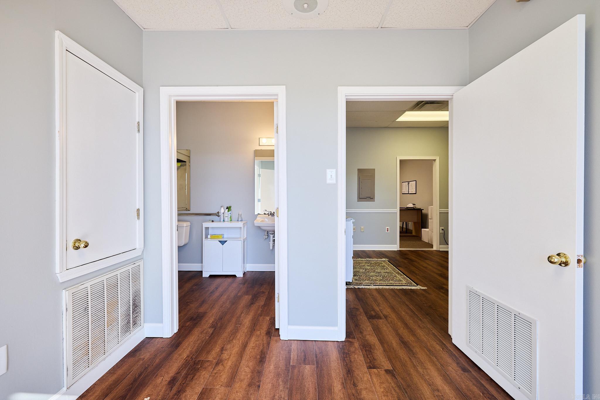 10901 Financial Center Parkway