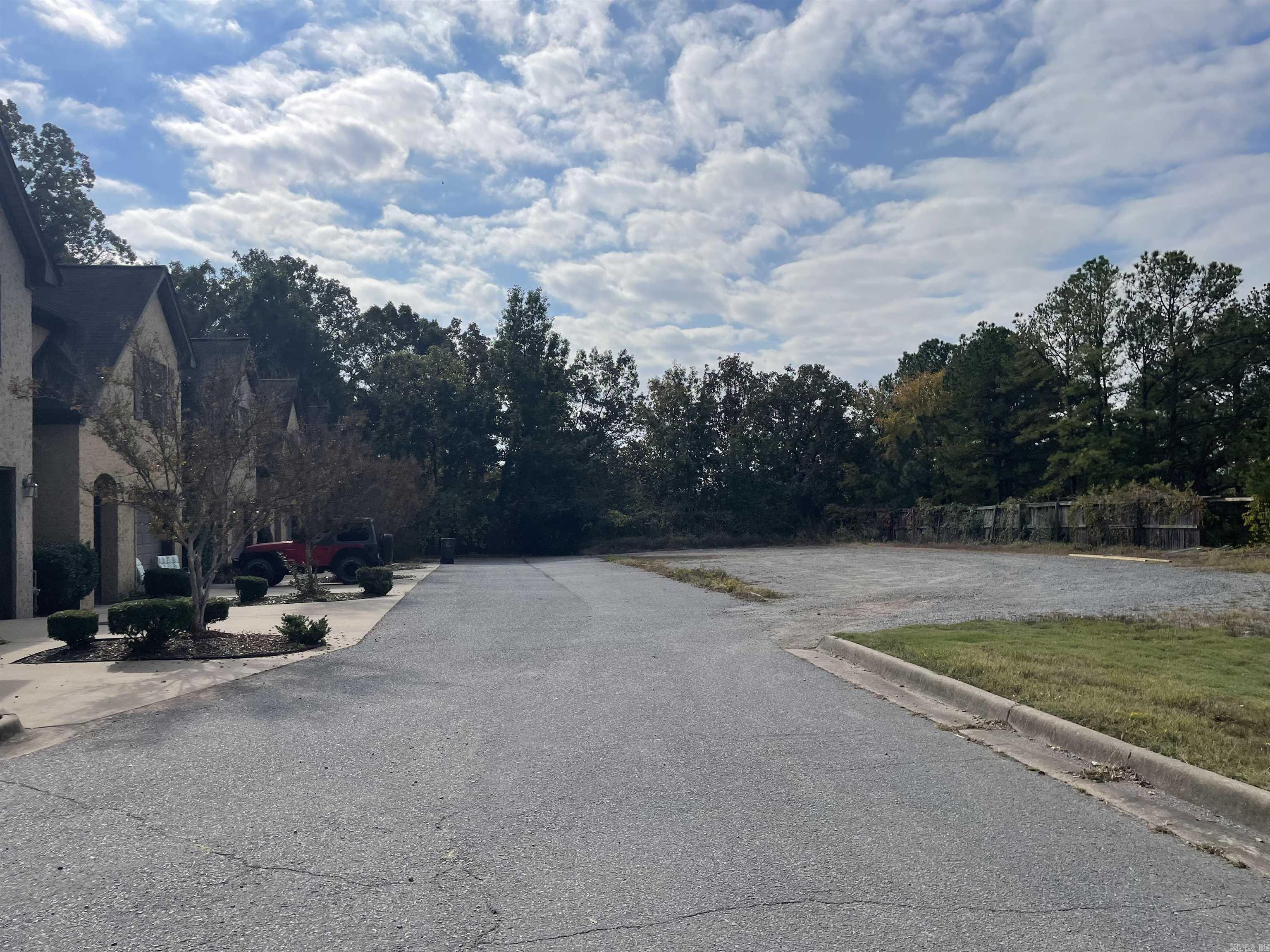 00 Kanis Road
