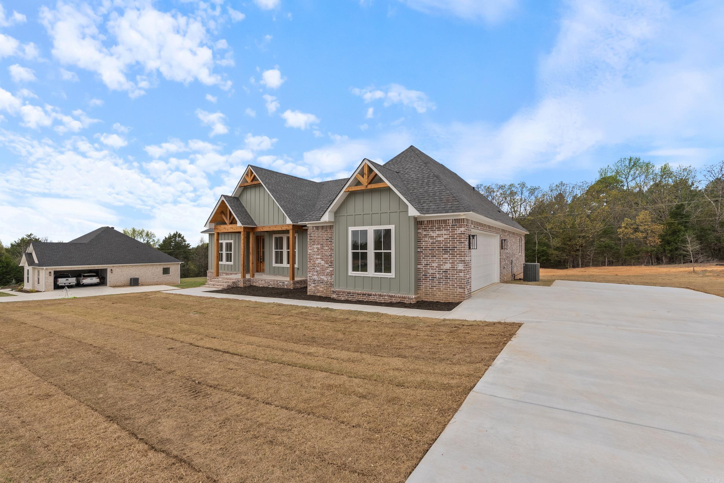 7 Avrey Lane