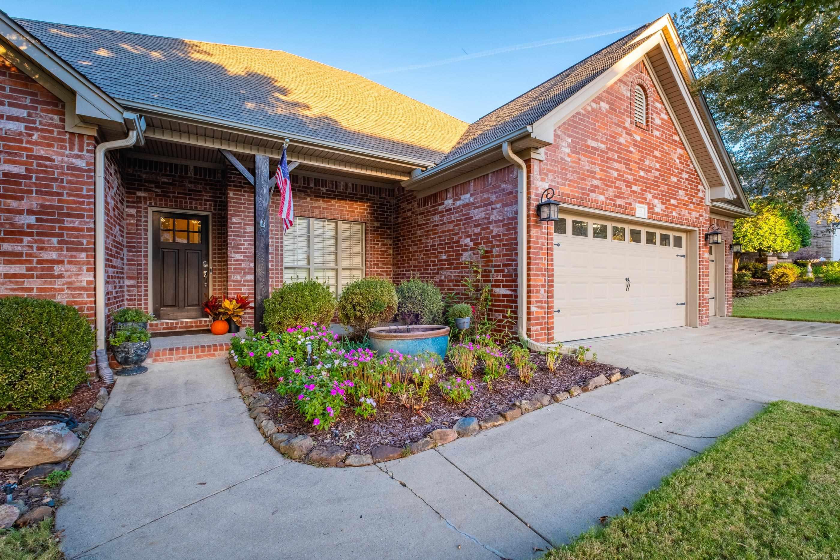 308 Commentry Way