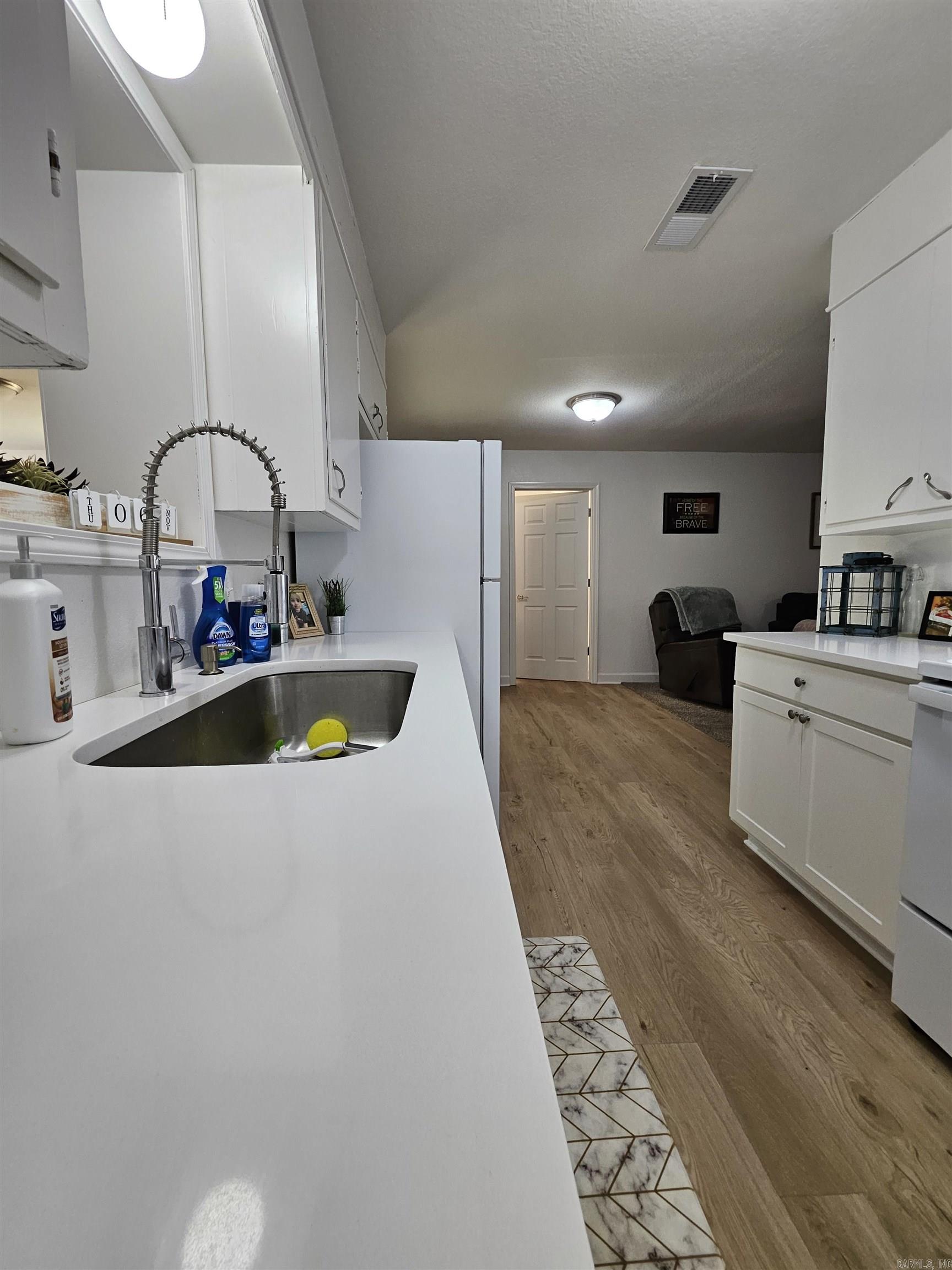 406 S Cypress Street