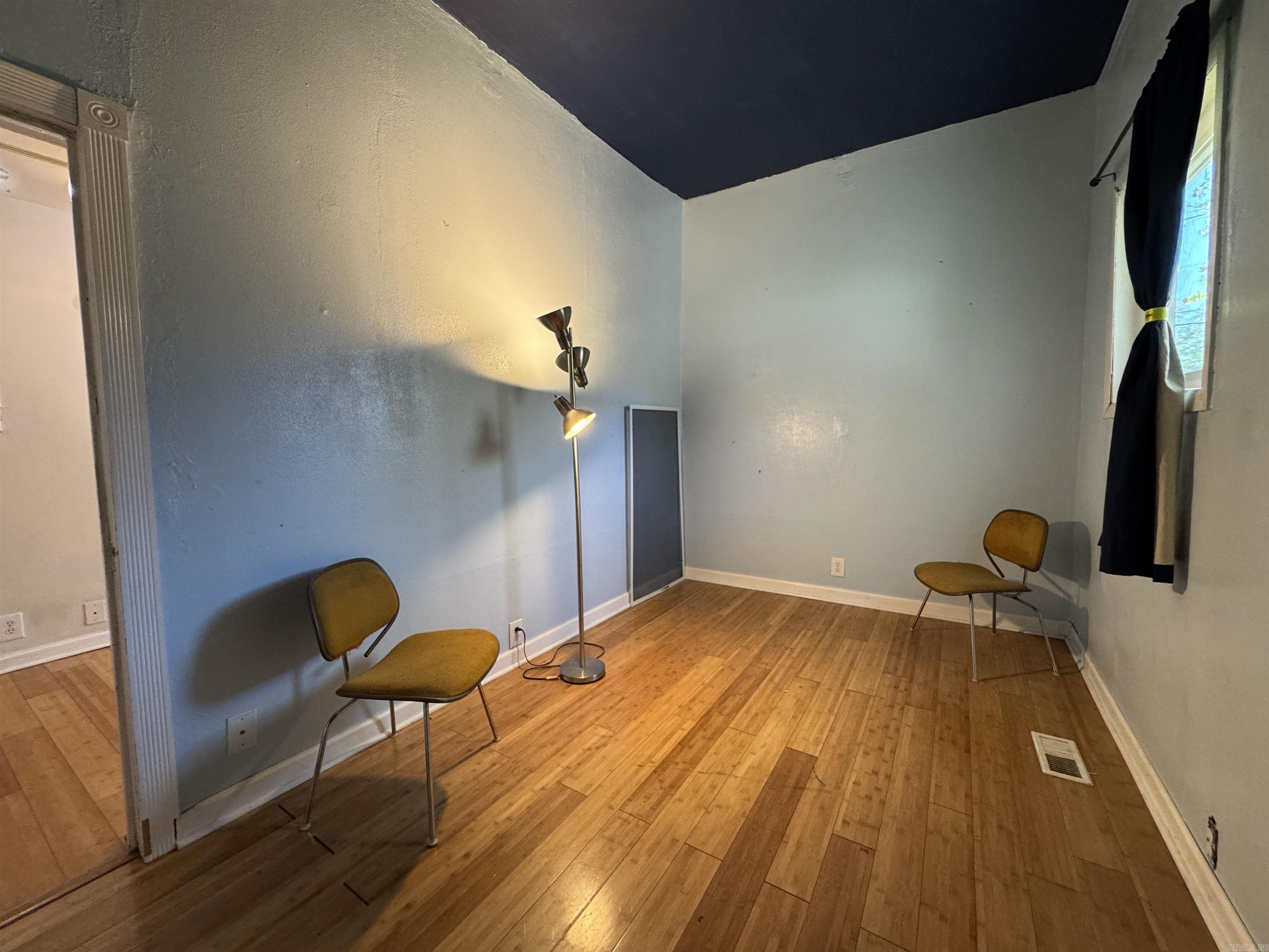2613 W 6th Street