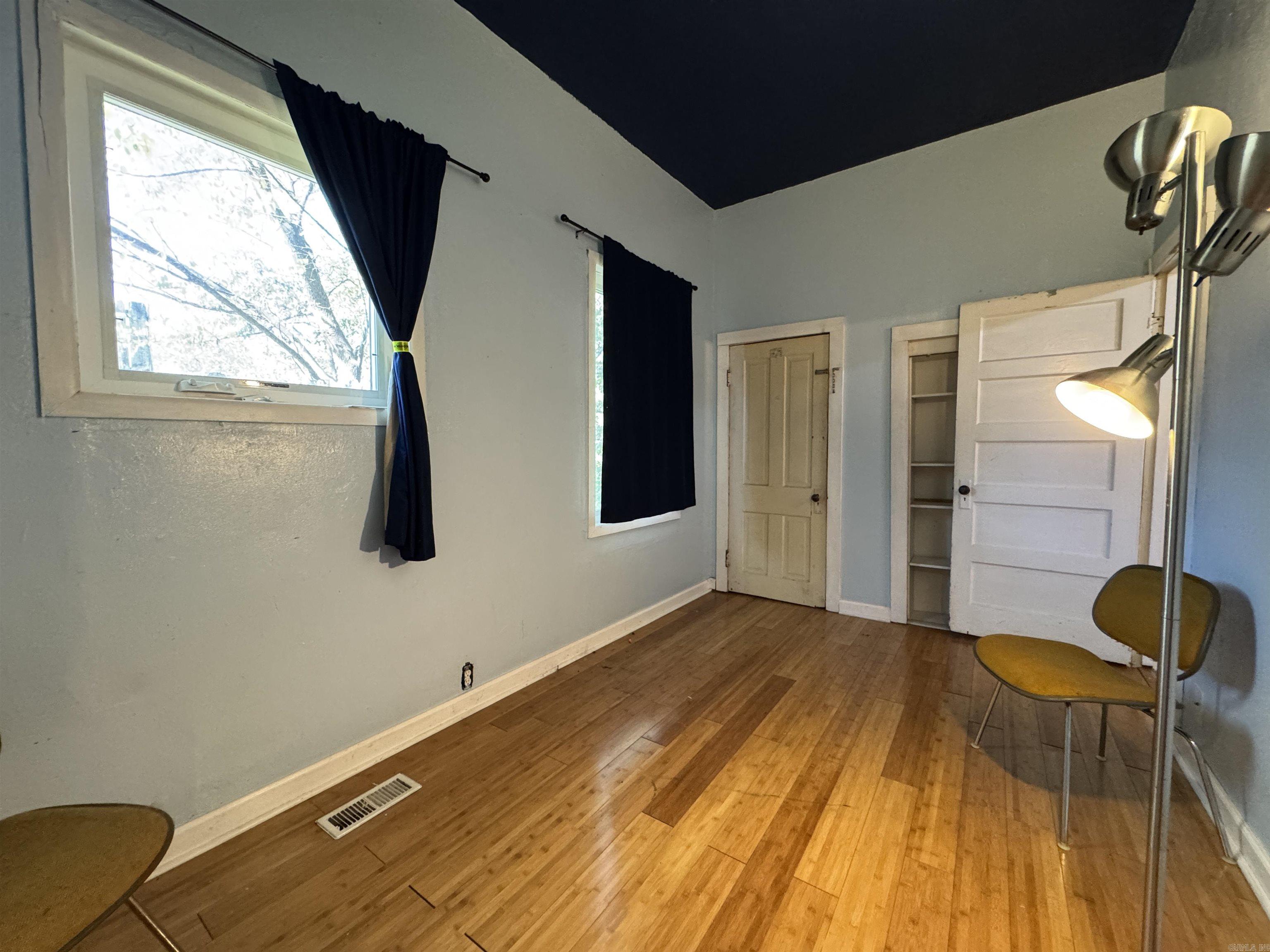 2613 W 6th Street