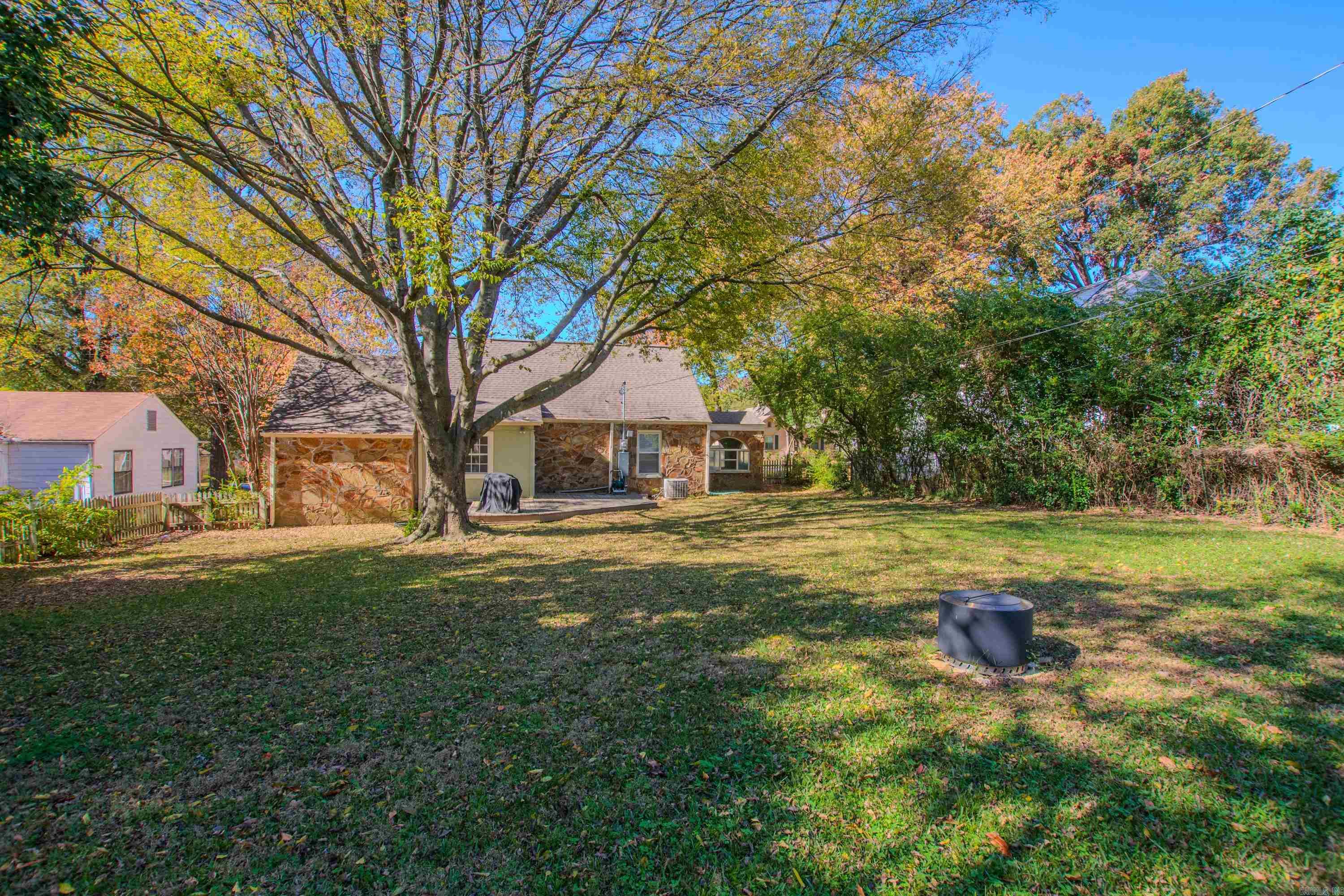 3318 N Poplar Street
