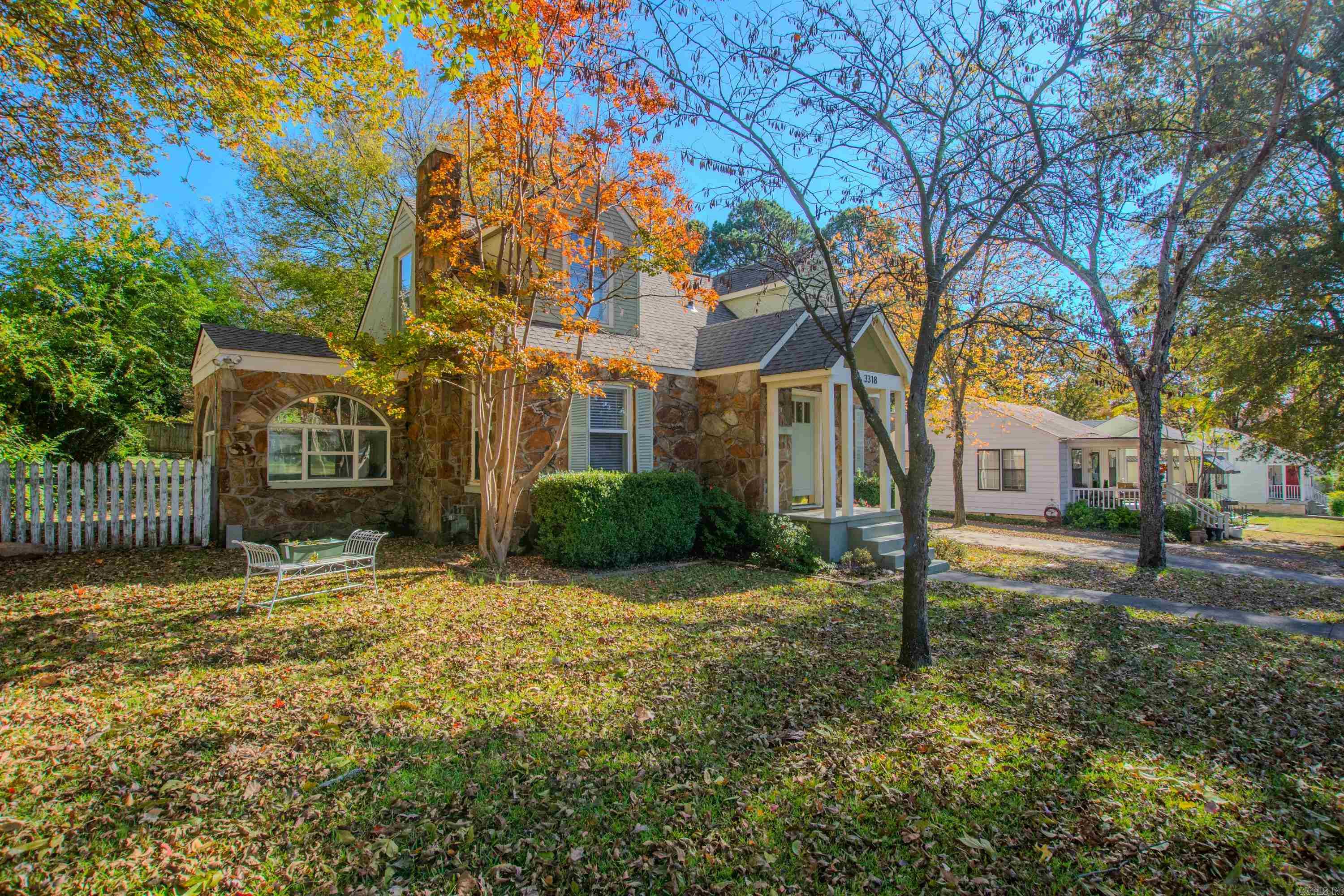 3318 N Poplar Street