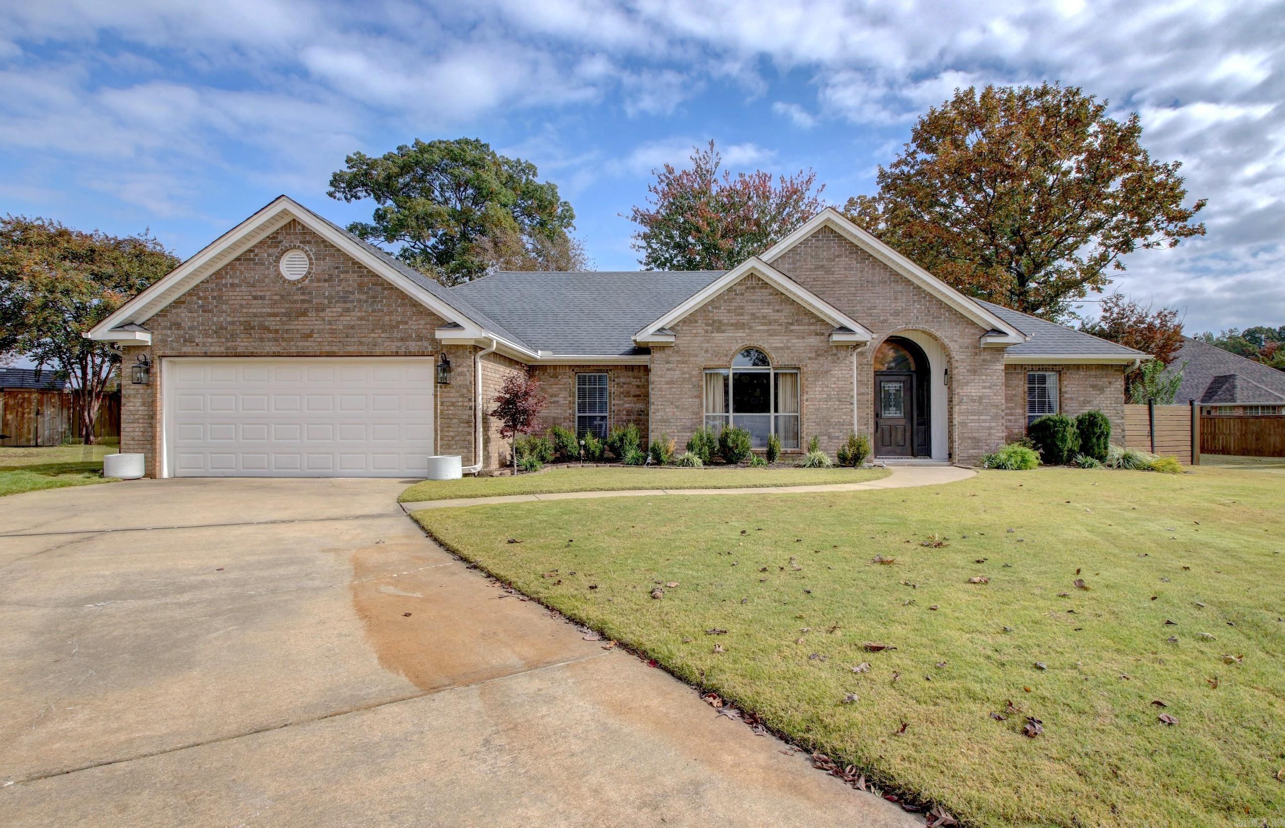 223 Chantilly Circle