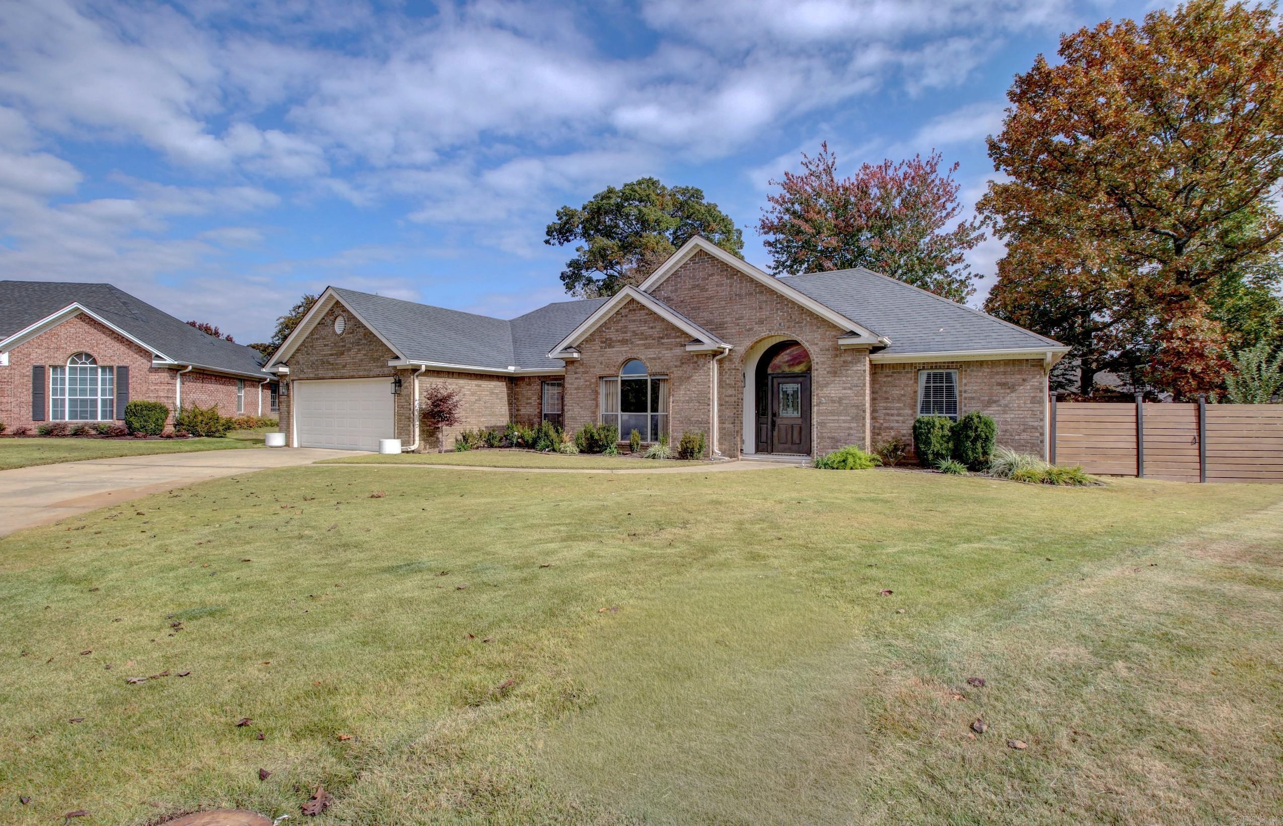 223 Chantilly Circle