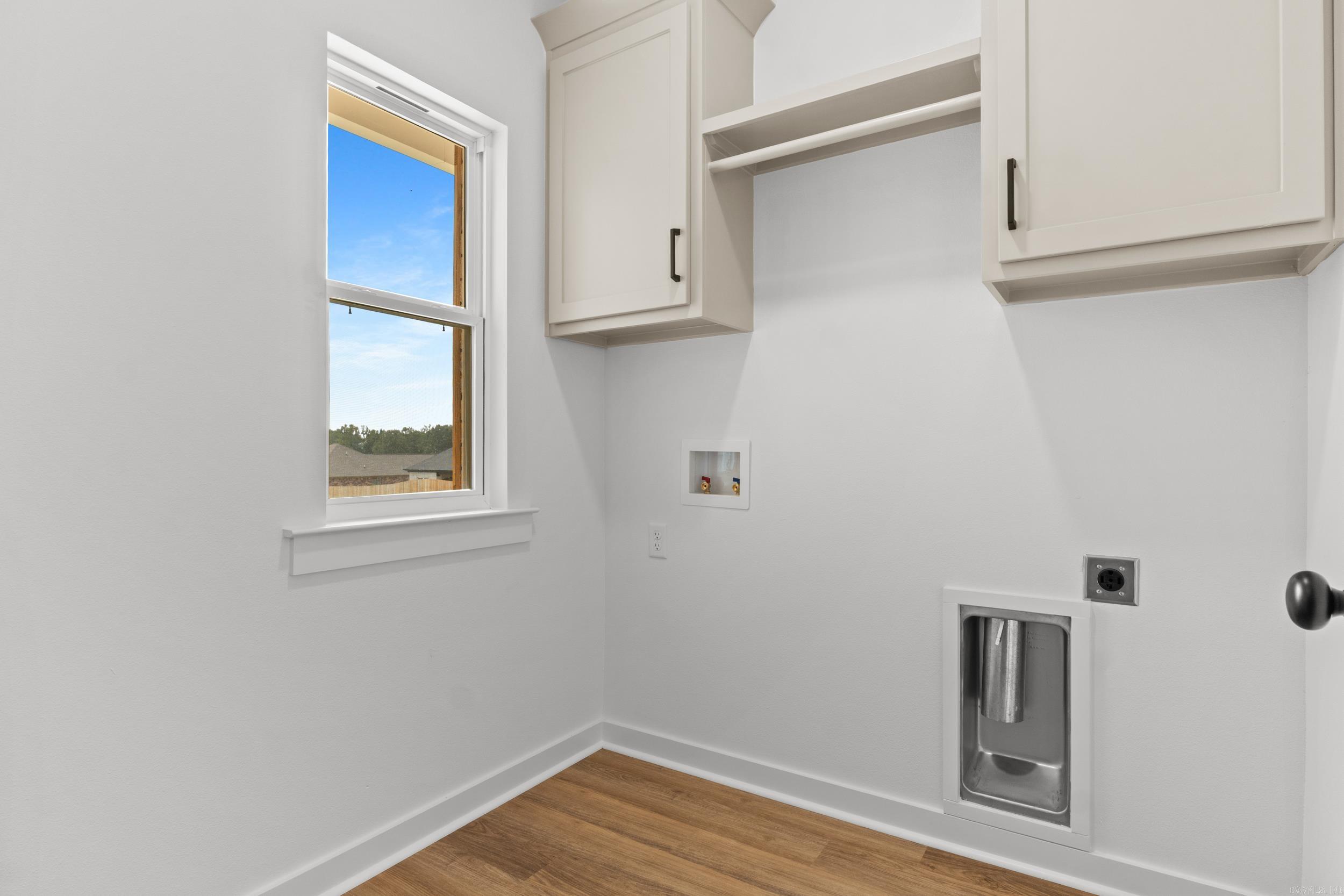 81 Lewis Loop