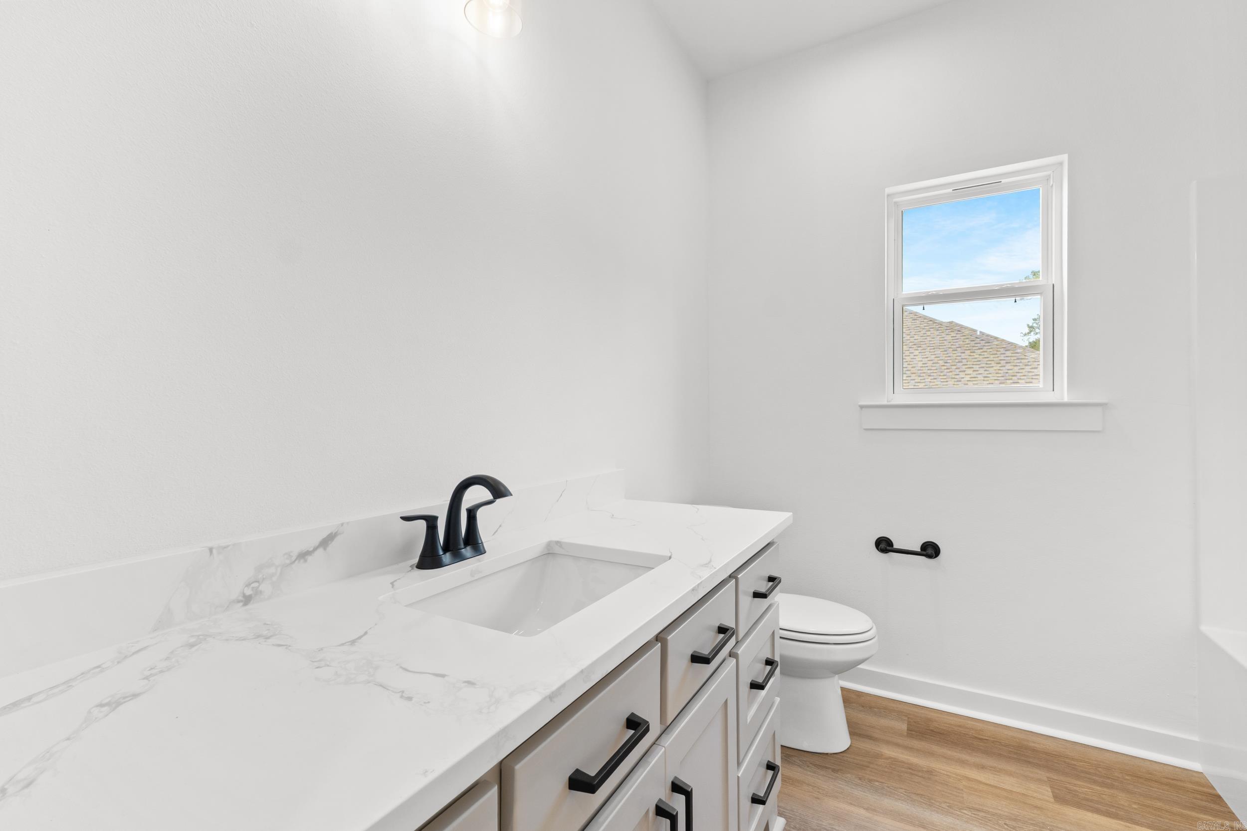 81 Lewis Loop