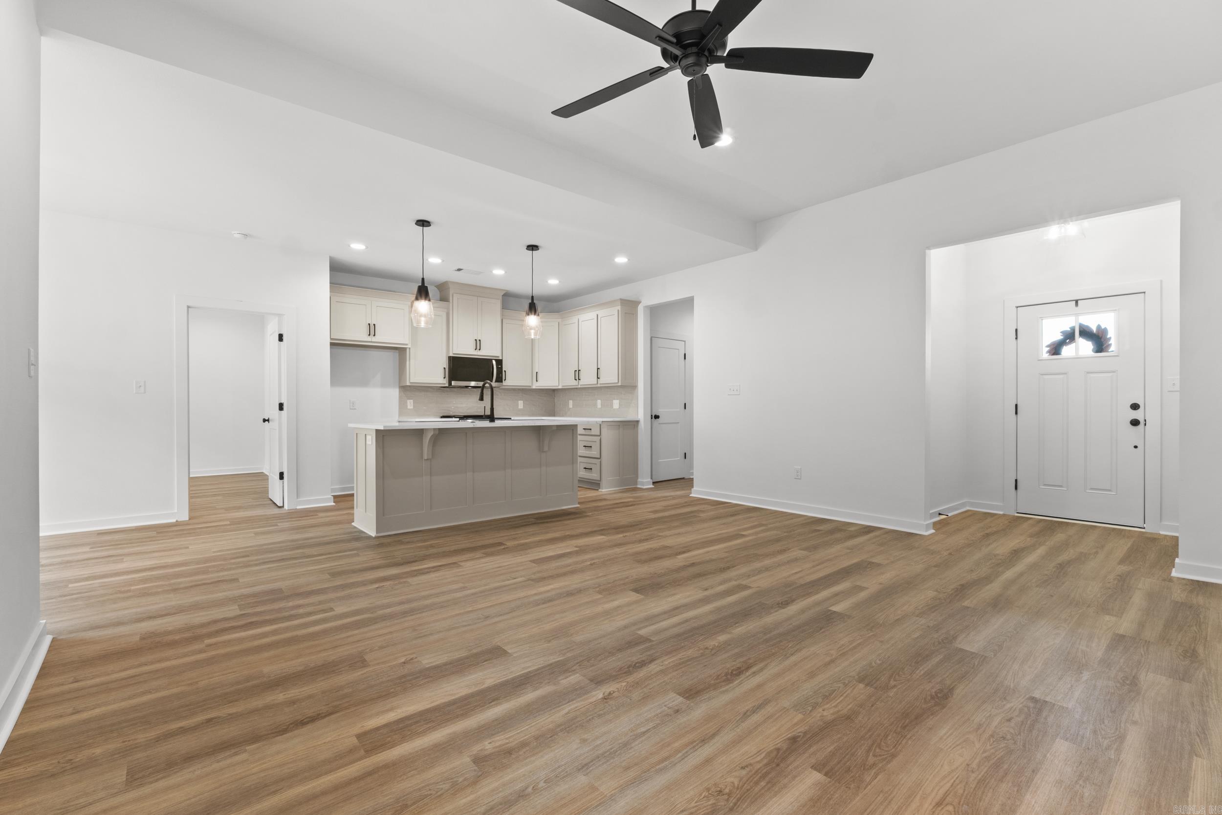 81 Lewis Loop