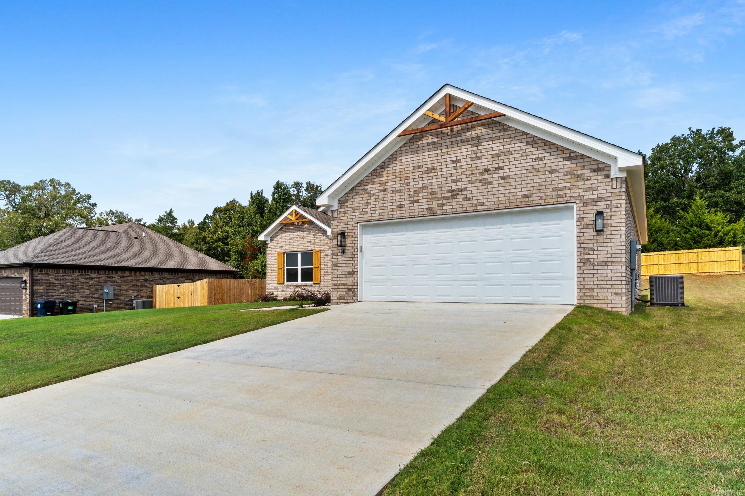 81 Lewis Loop