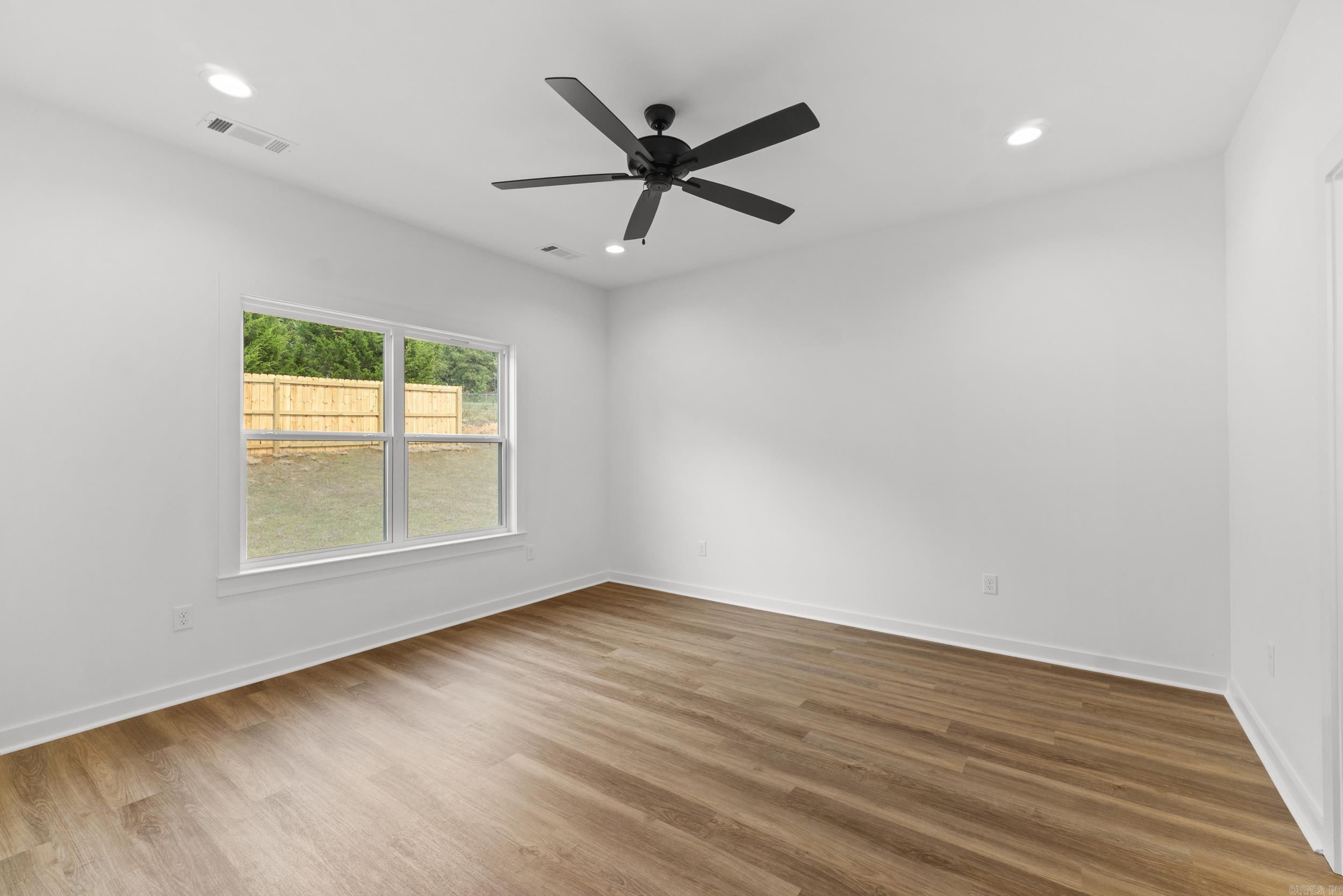 81 Lewis Loop