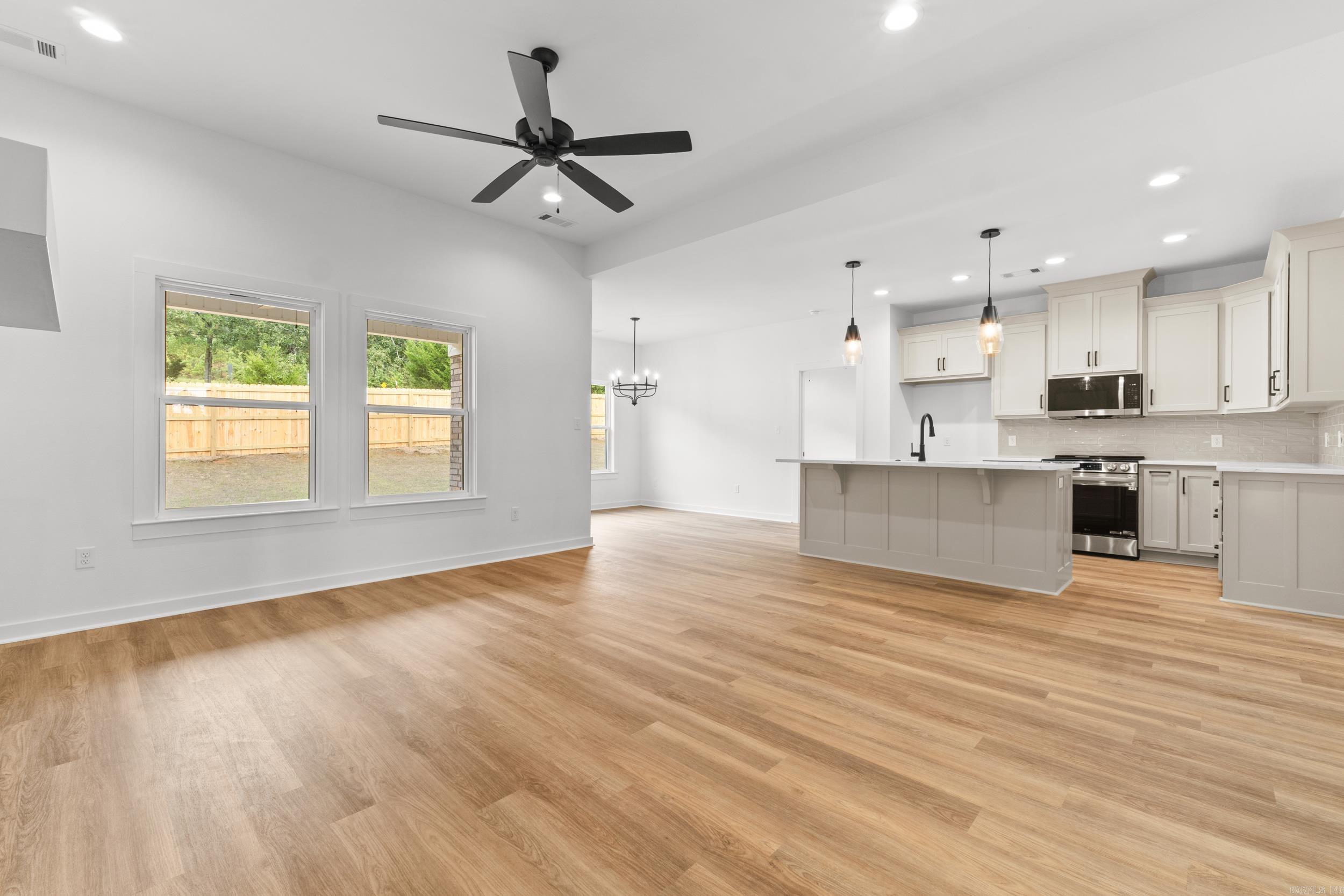 81 Lewis Loop