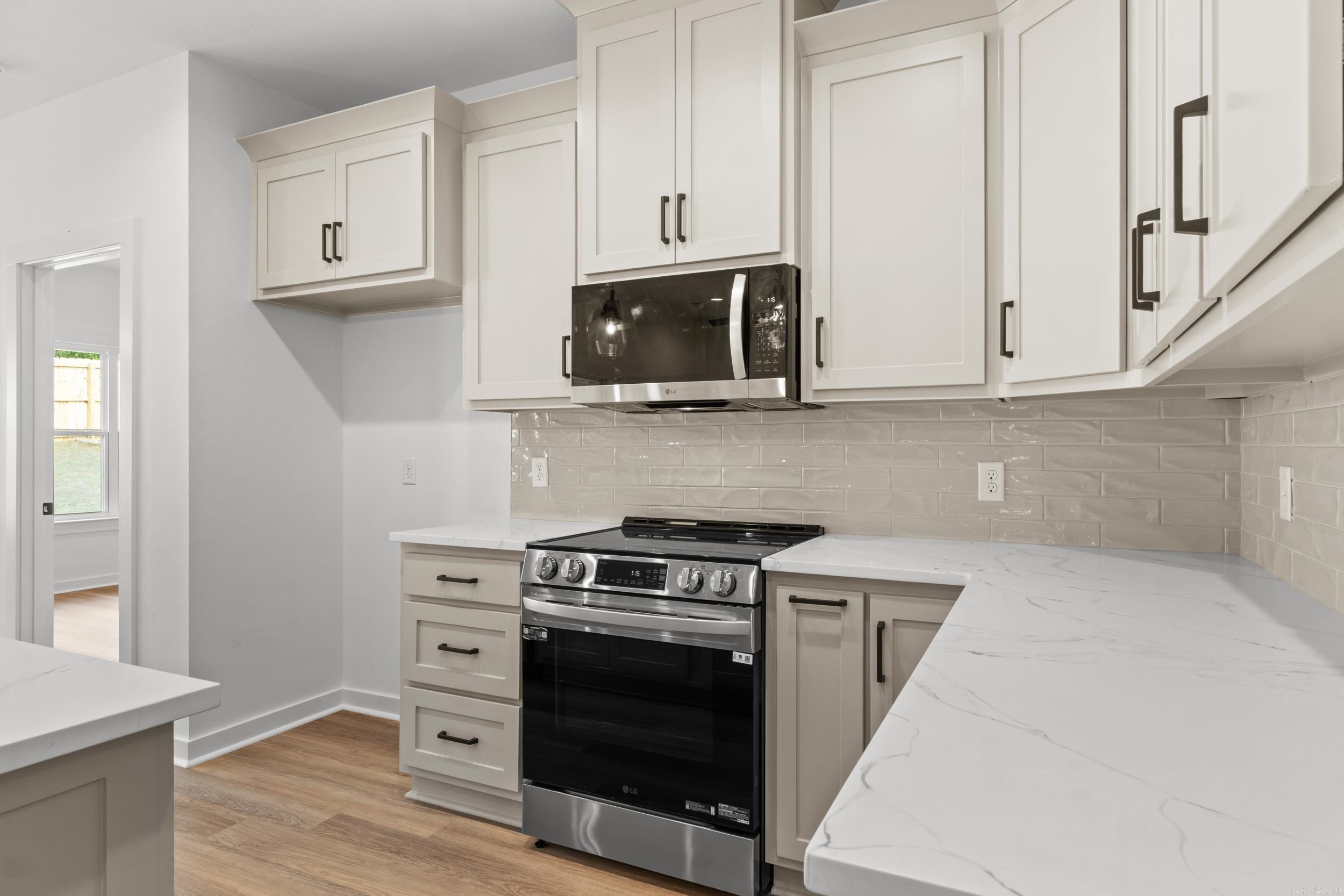 81 Lewis Loop