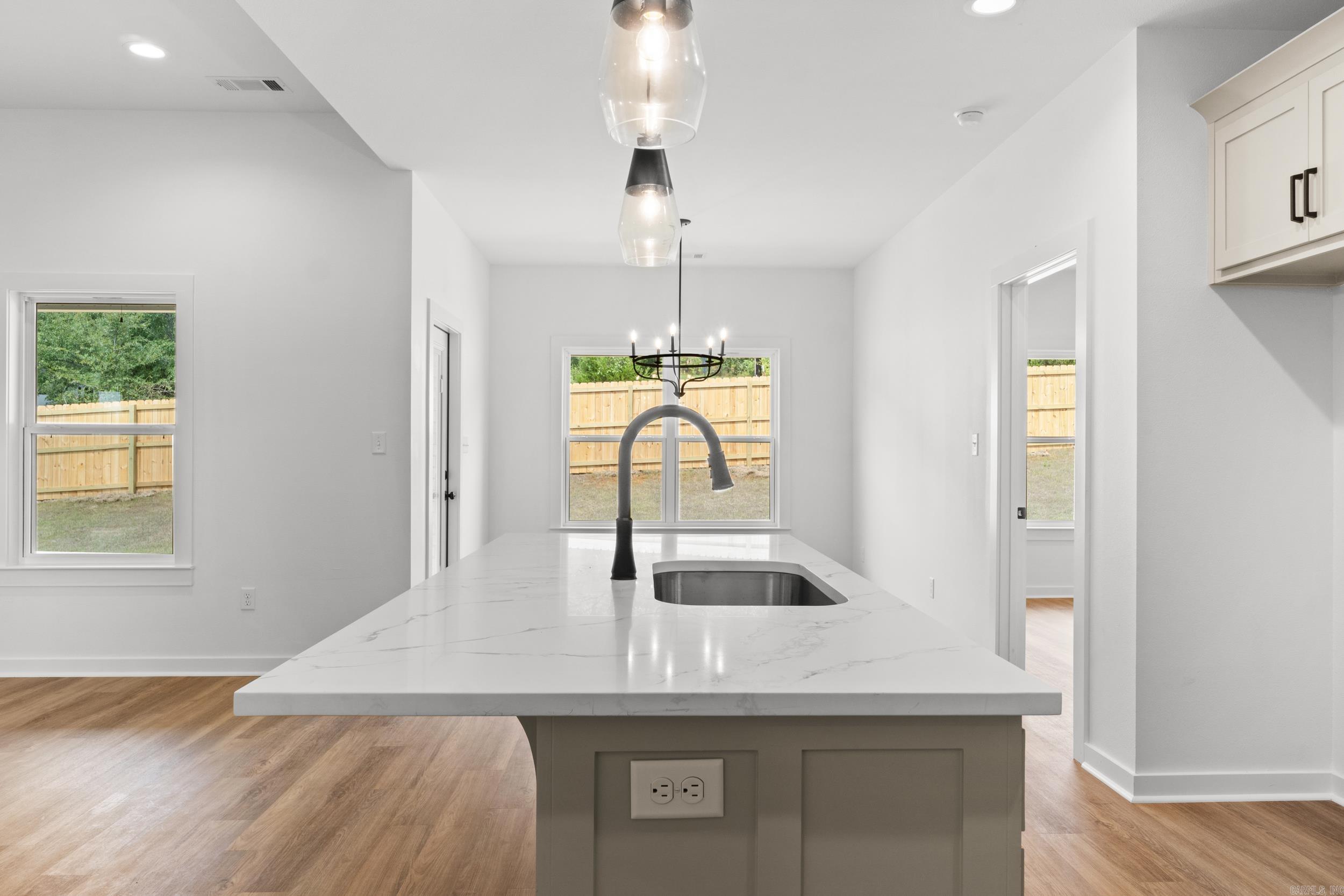 81 Lewis Loop