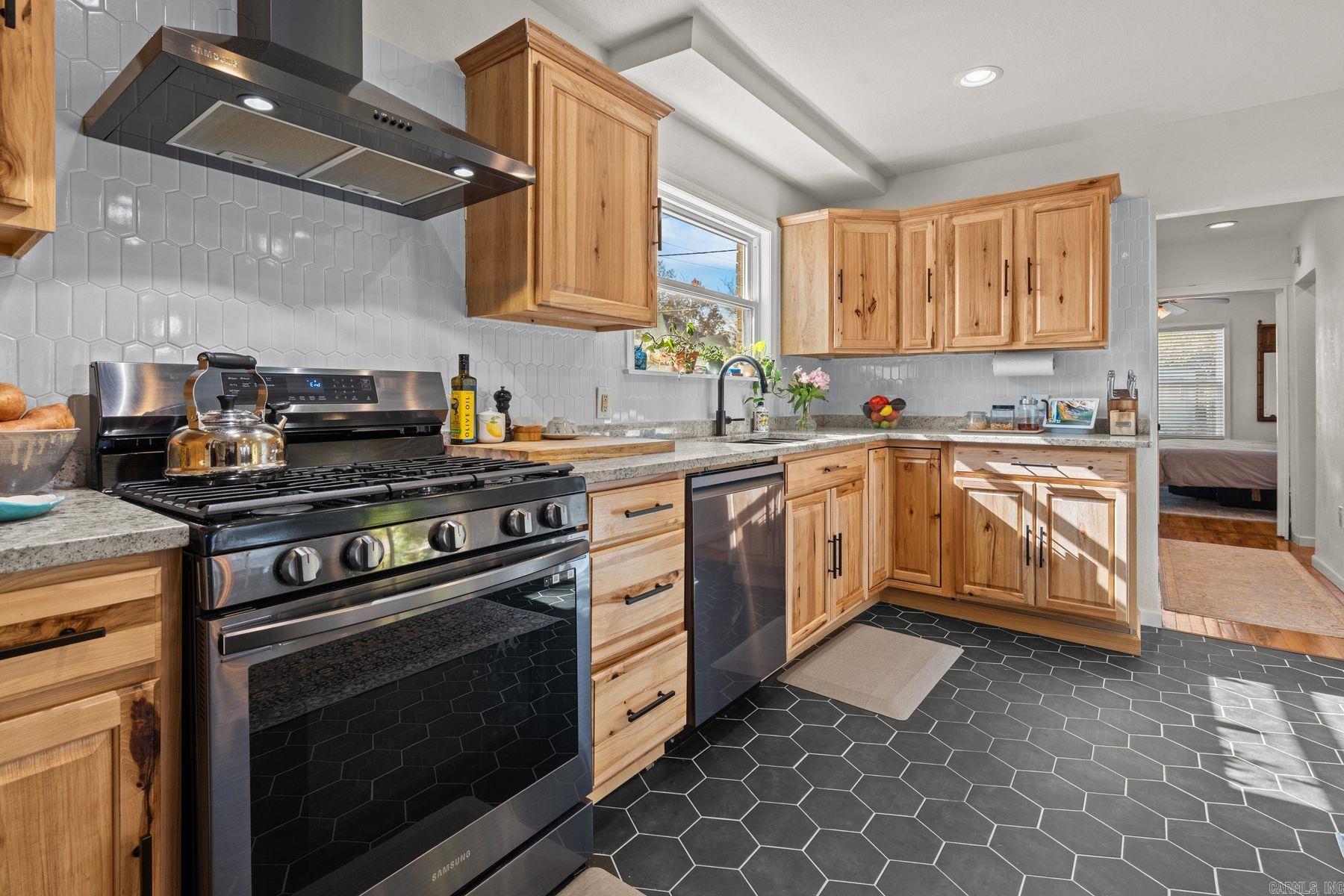 100 Forest Park Place