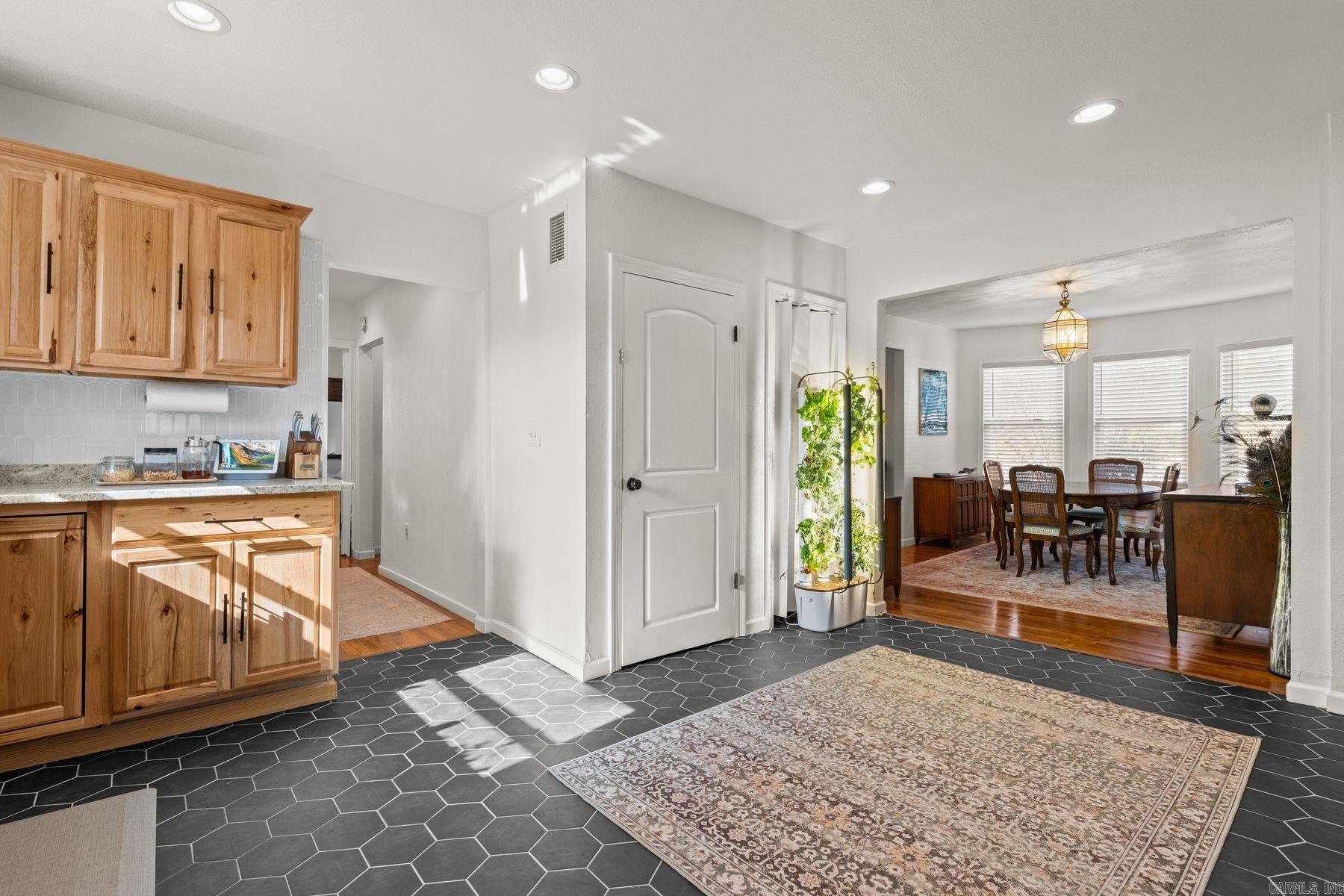 100 Forest Park Place