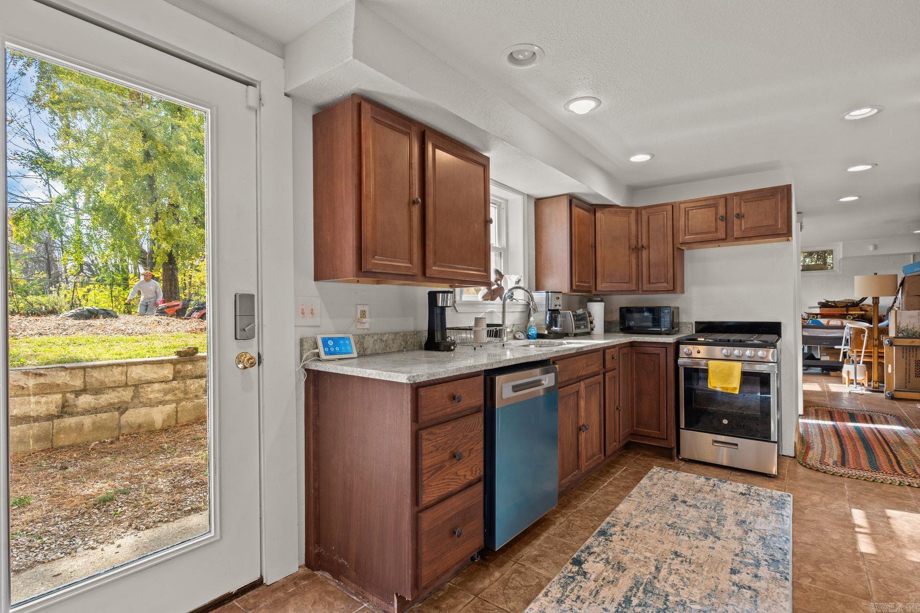 100 Forest Park Place