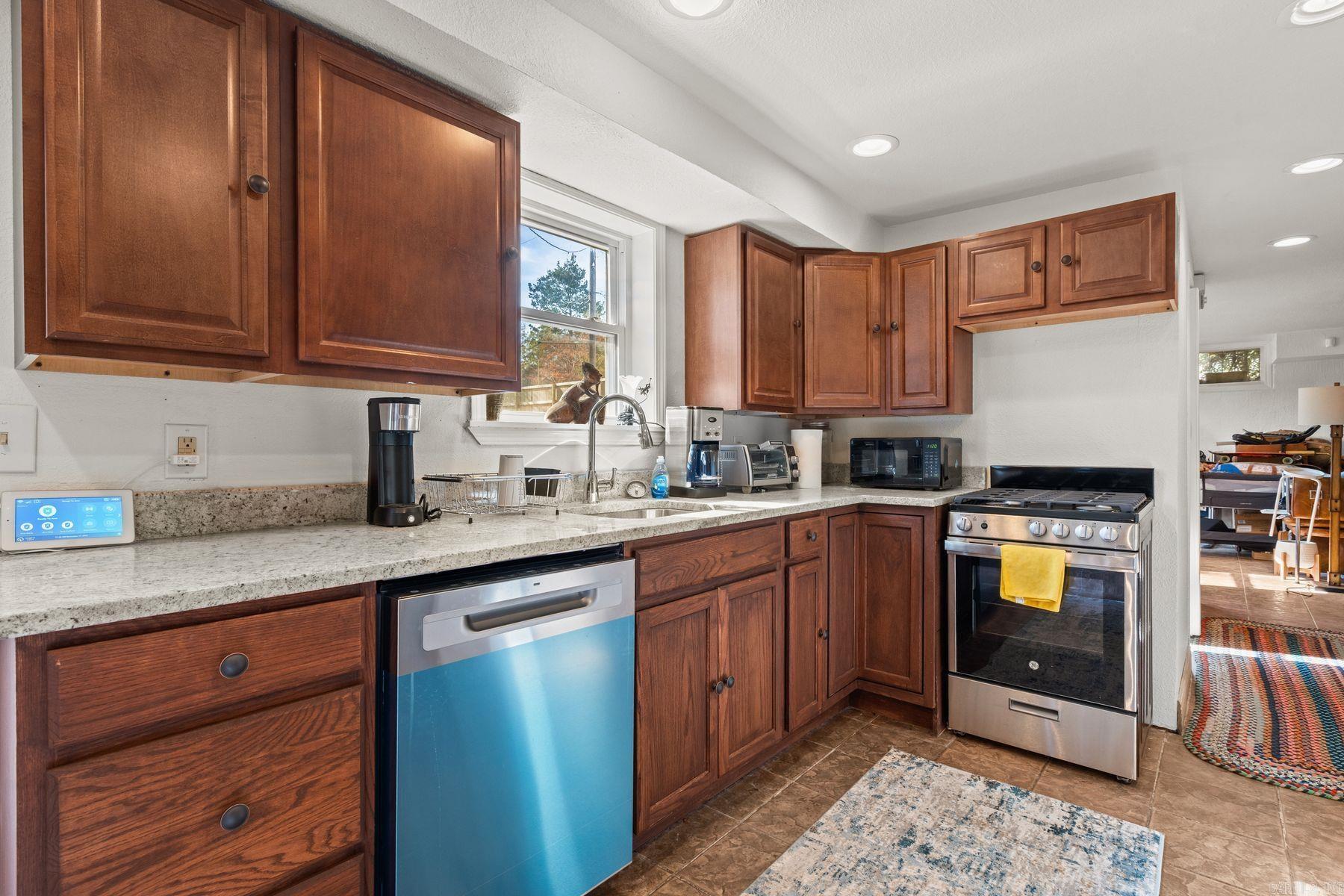 100 Forest Park Place