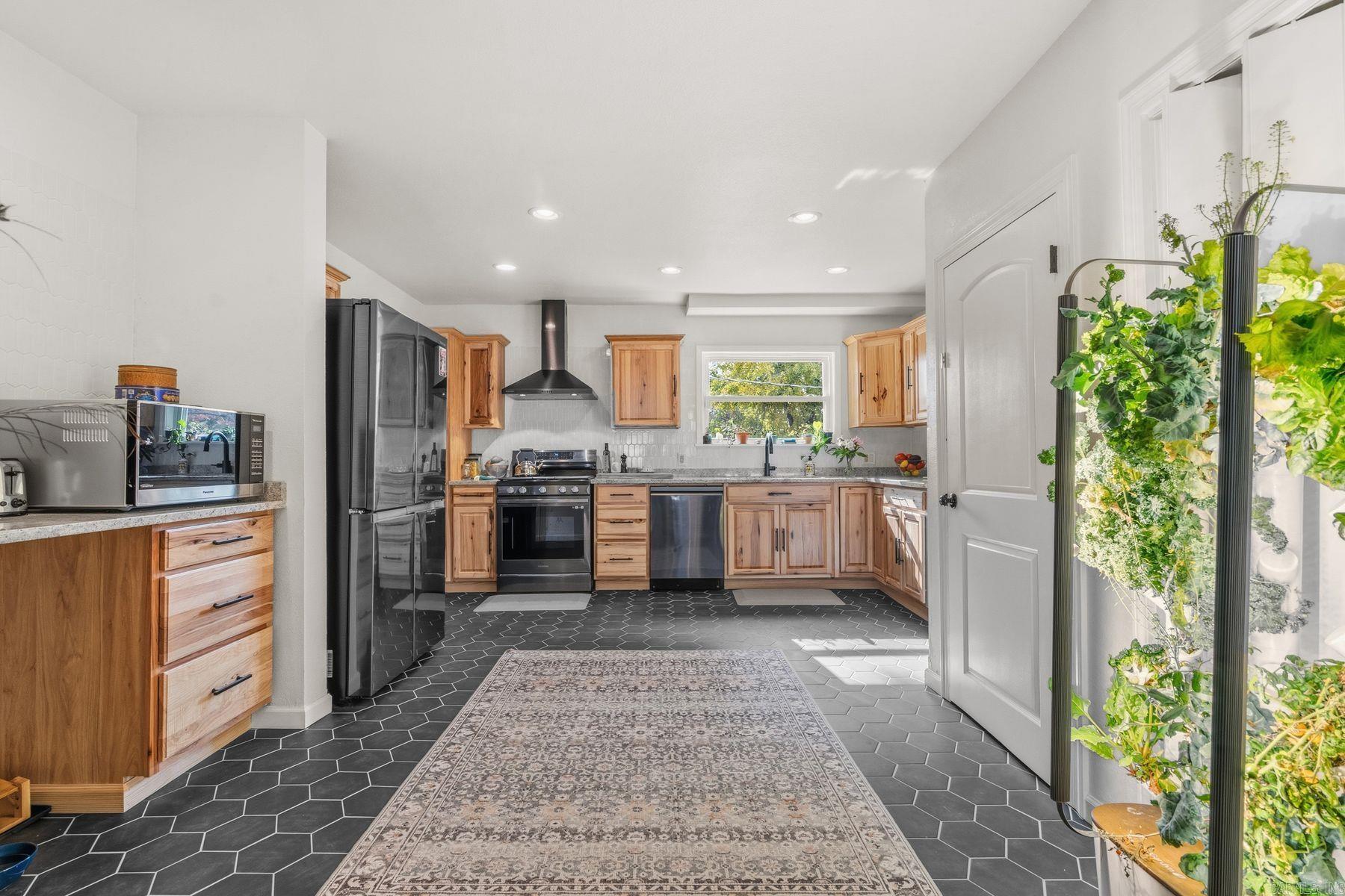 100 Forest Park Place