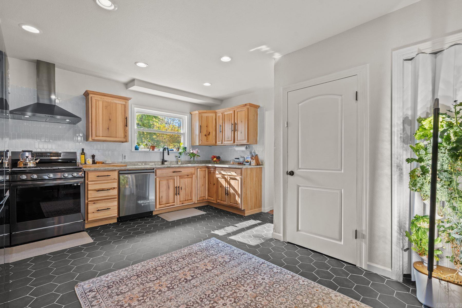 100 Forest Park Place